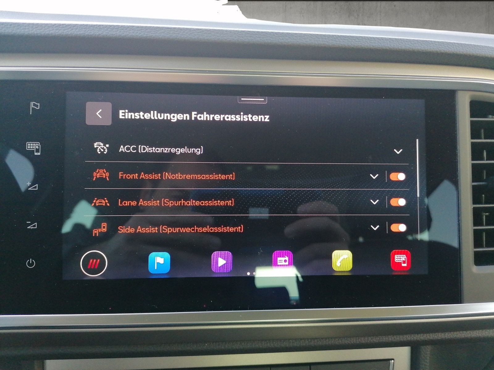 Fahrzeugabbildung SEAT Ateca 1.5 TSI Xperience DSG AHK FAP XL elHK