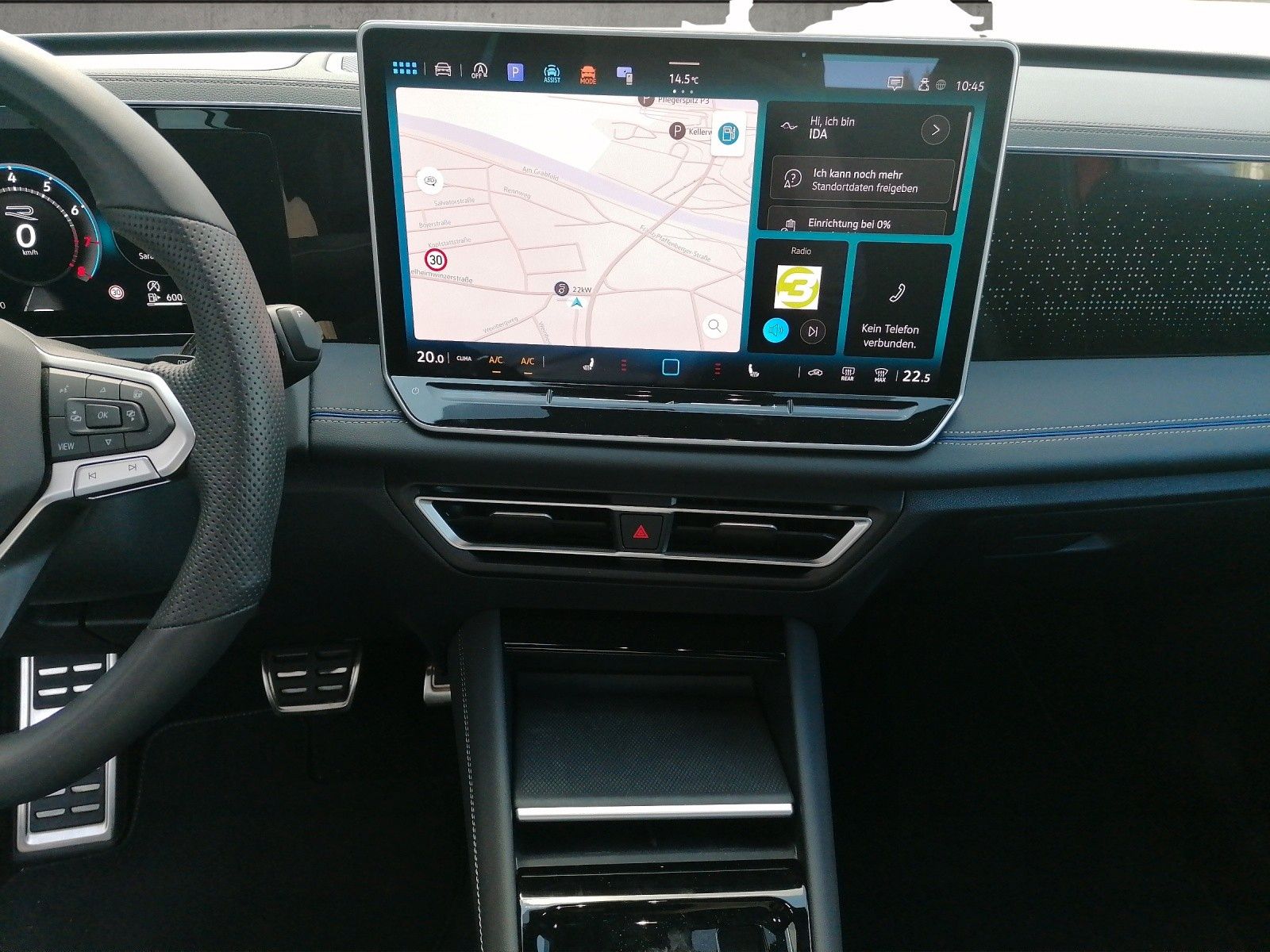 Fahrzeugabbildung Volkswagen Tiguan 1.5 eTSI R-Line AHK Pano DCC Pro