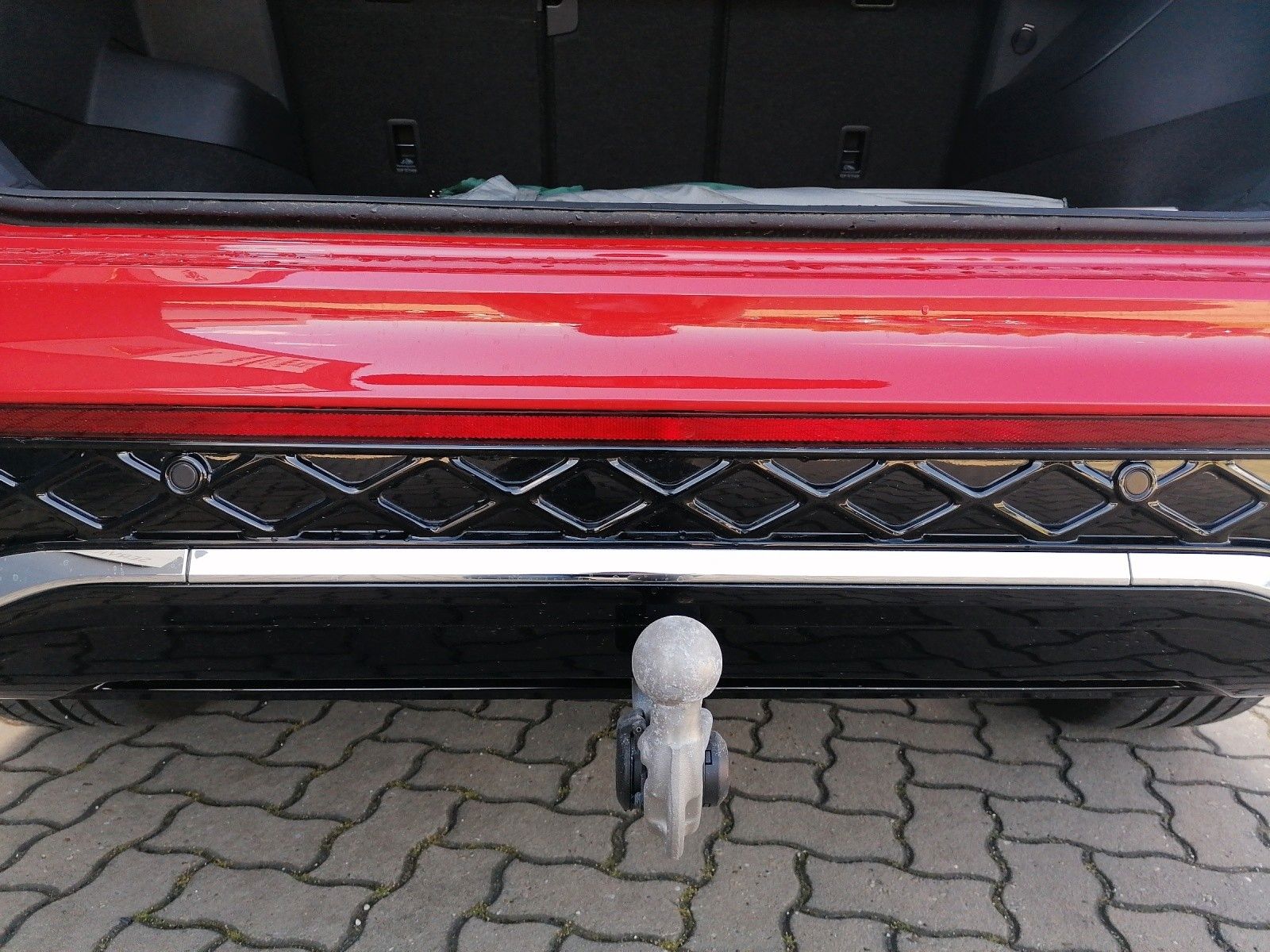 Fahrzeugabbildung Volkswagen Tiguan 1.5 eTSI R-Line AHK Pano DCC Pro