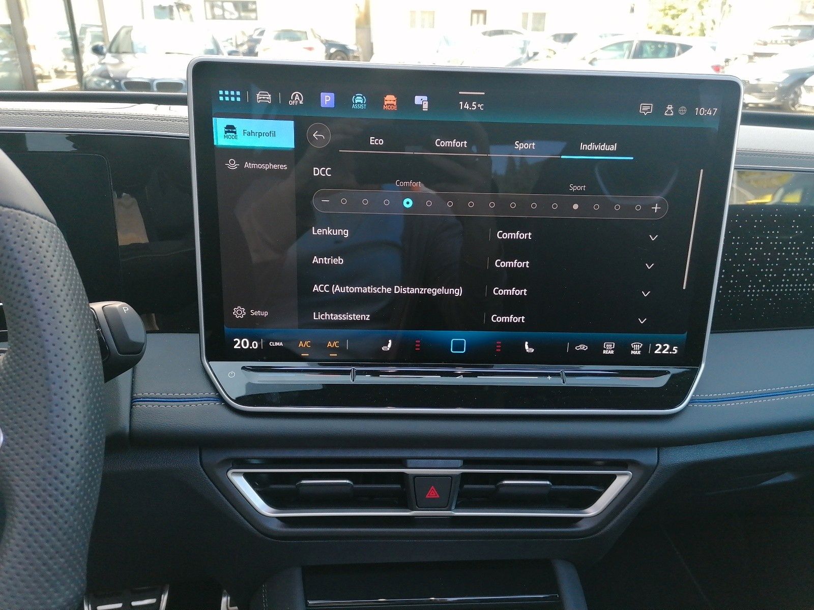 Fahrzeugabbildung Volkswagen Tiguan 1.5 eTSI R-Line AHK Pano DCC Pro