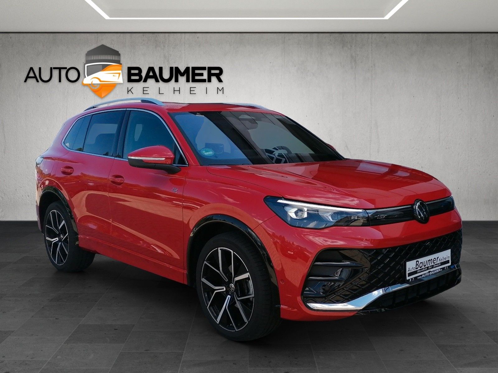 Fahrzeugabbildung Volkswagen Tiguan 1.5 eTSI R-Line AHK Pano DCC Pro