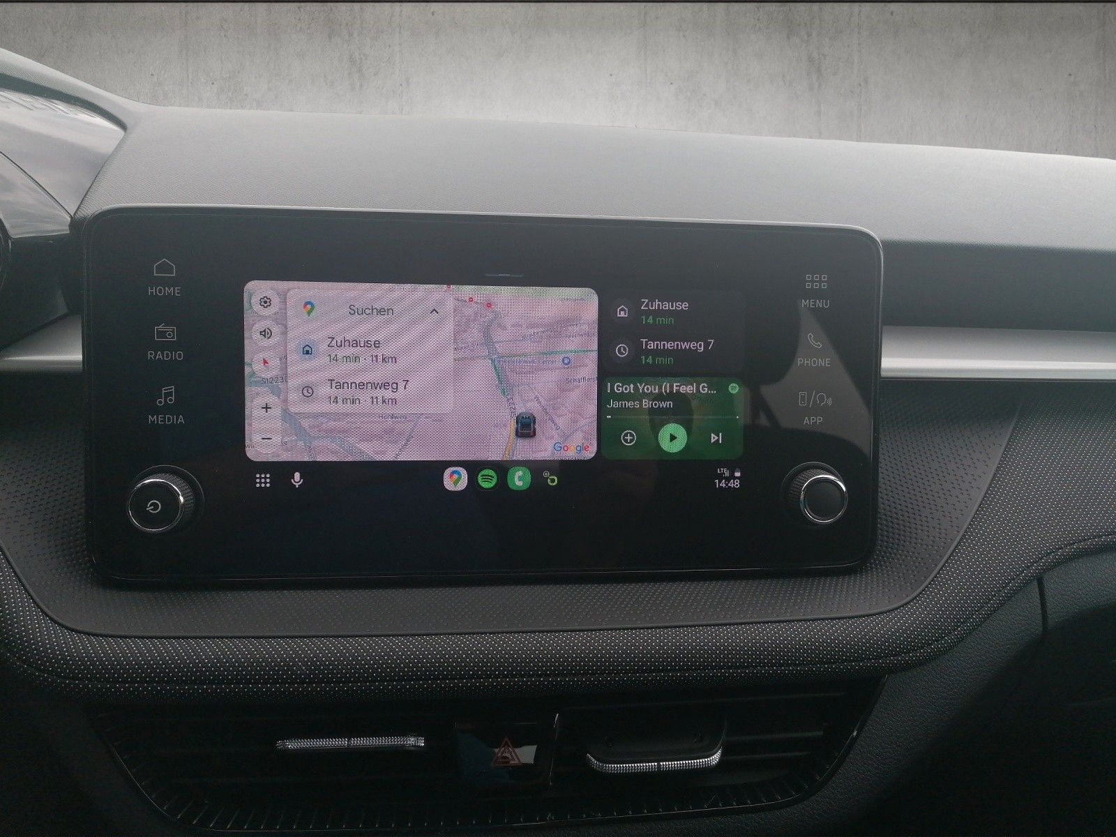 Fahrzeugabbildung SKODA Fabia 1.0 TSI Selection PDC hi Smart Li GRA