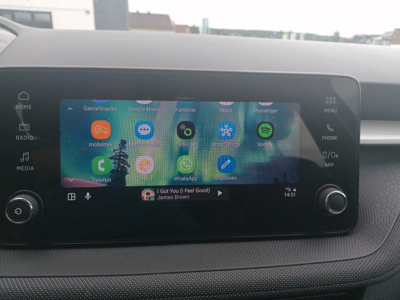 Fahrzeugabbildung SKODA Fabia 1.0 TSI Selection PDC hi Smart Li GRA