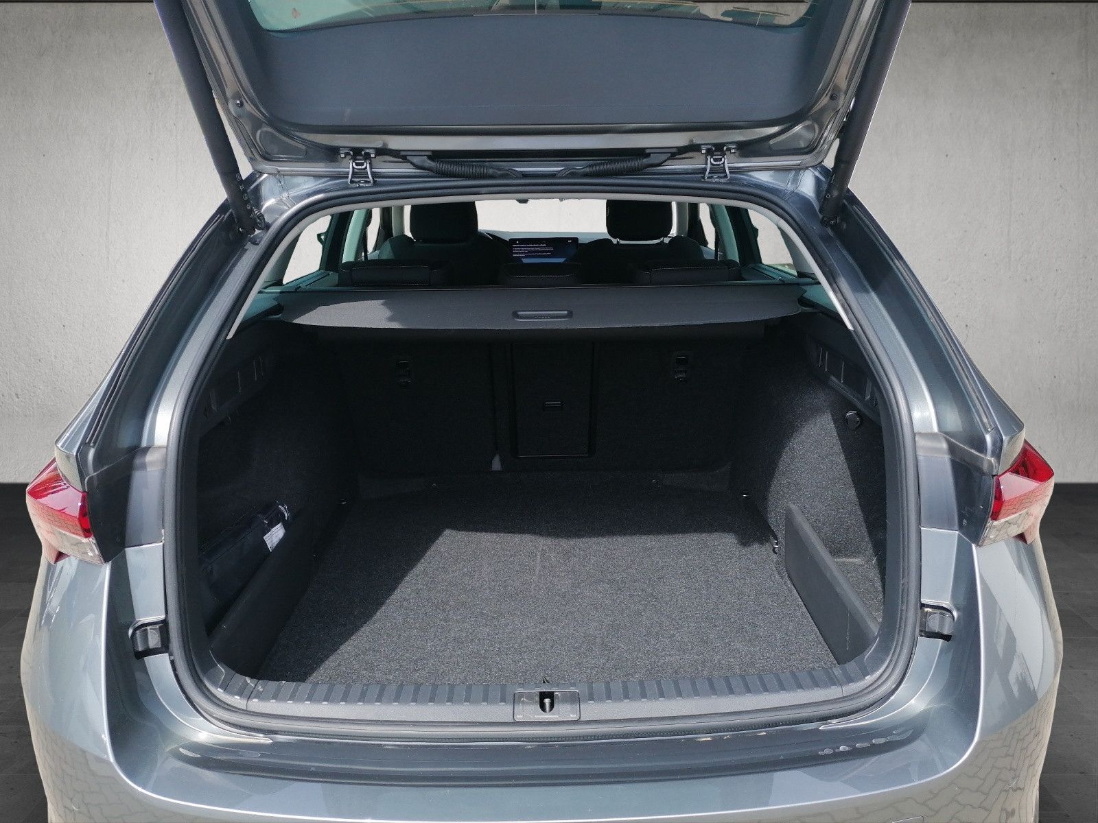 Fahrzeugabbildung SKODA Octavia Combi 1.5 TSI Selection DSG elHK