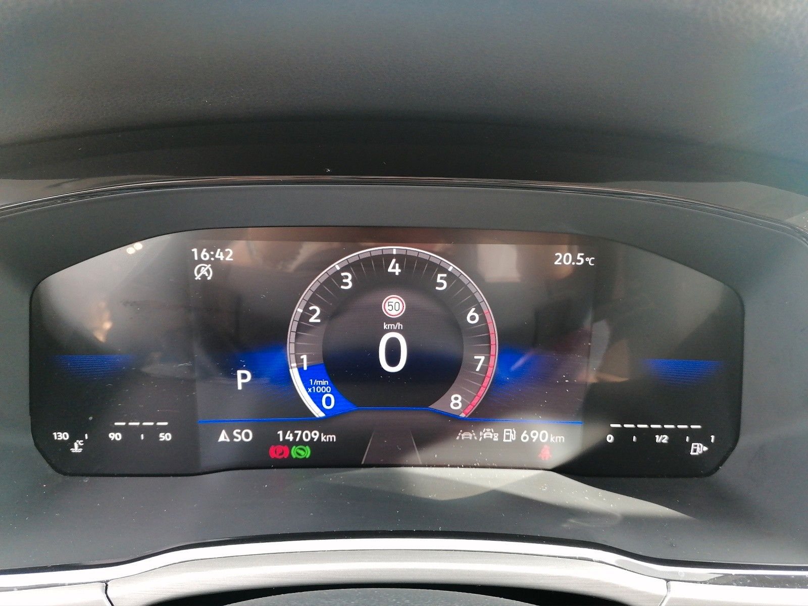 Fahrzeugabbildung Volkswagen Touran 1.5 TSI DSG AHK 7SITZER NAVI ACC