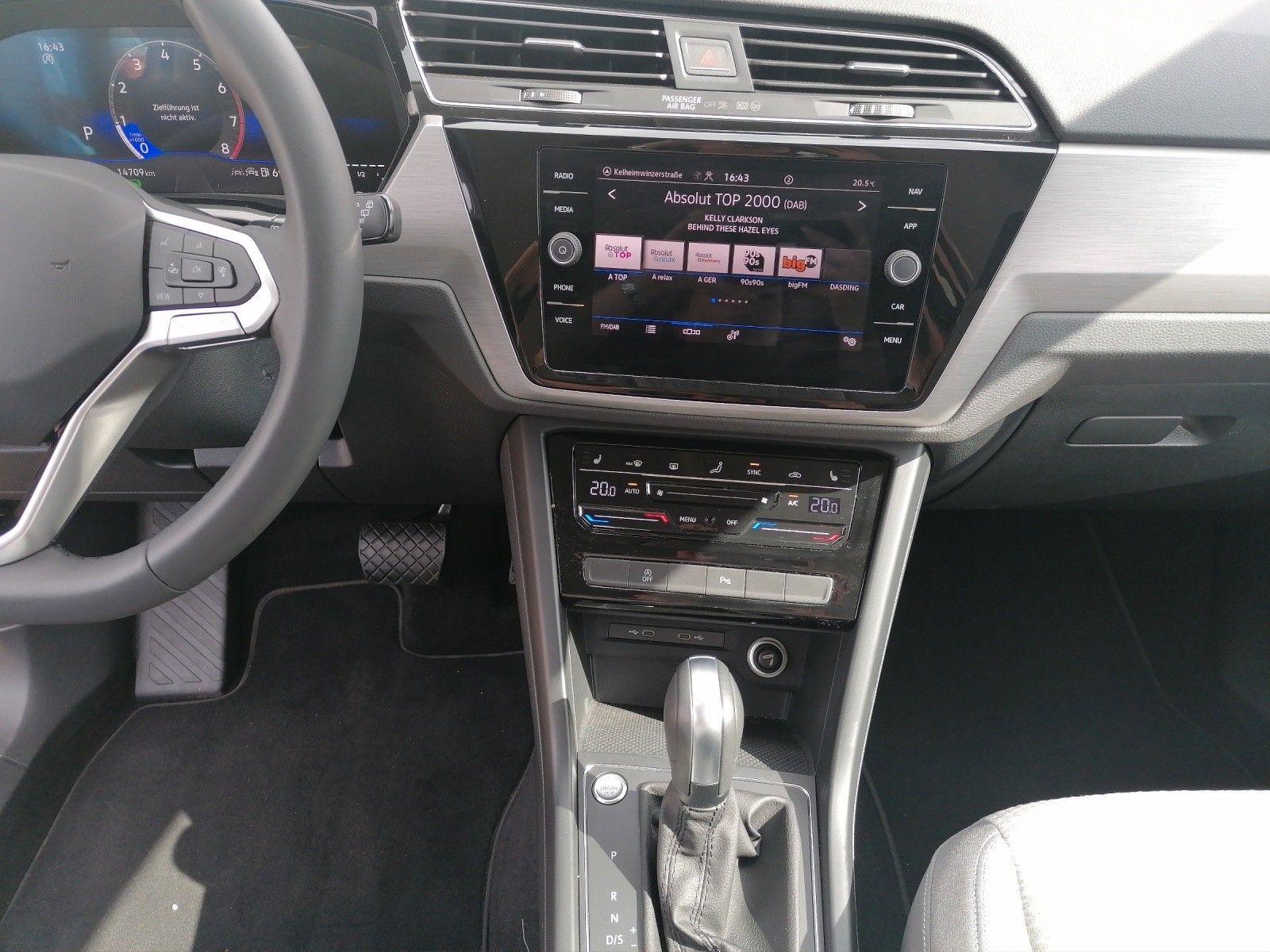 Fahrzeugabbildung Volkswagen Touran 1.5 TSI DSG AHK 7SITZER NAVI ACC