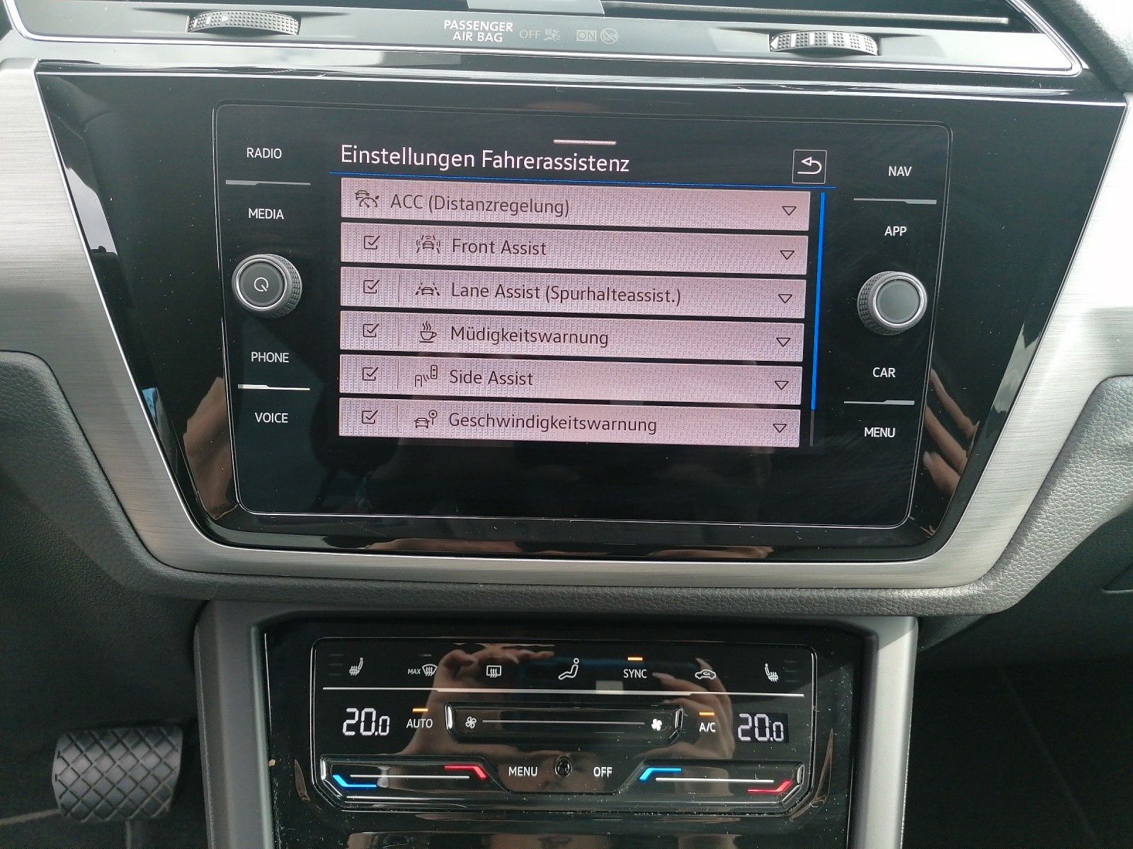 Fahrzeugabbildung Volkswagen Touran 1.5 TSI DSG AHK 7SITZER NAVI ACC