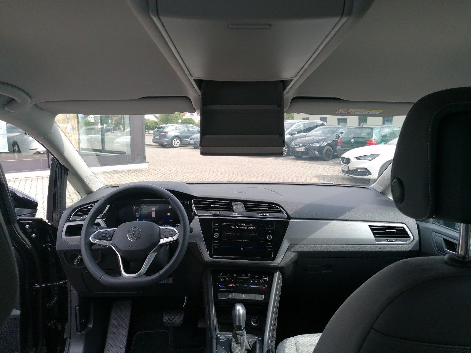 Fahrzeugabbildung Volkswagen Touran 1.5 TSI DSG AHK 7SITZER NAVI ACC