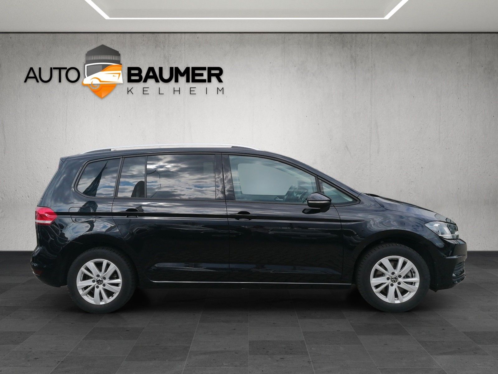 Fahrzeugabbildung Volkswagen Touran 1.5 TSI DSG AHK 7SITZER NAVI ACC