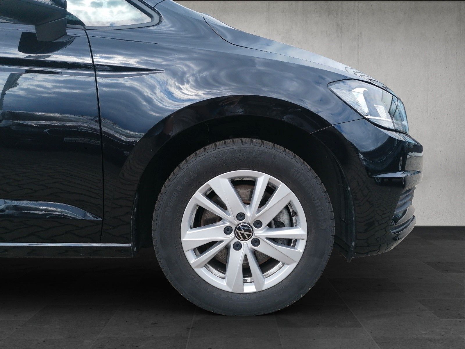 Fahrzeugabbildung Volkswagen Touran 1.5 TSI DSG AHK 7SITZER NAVI ACC