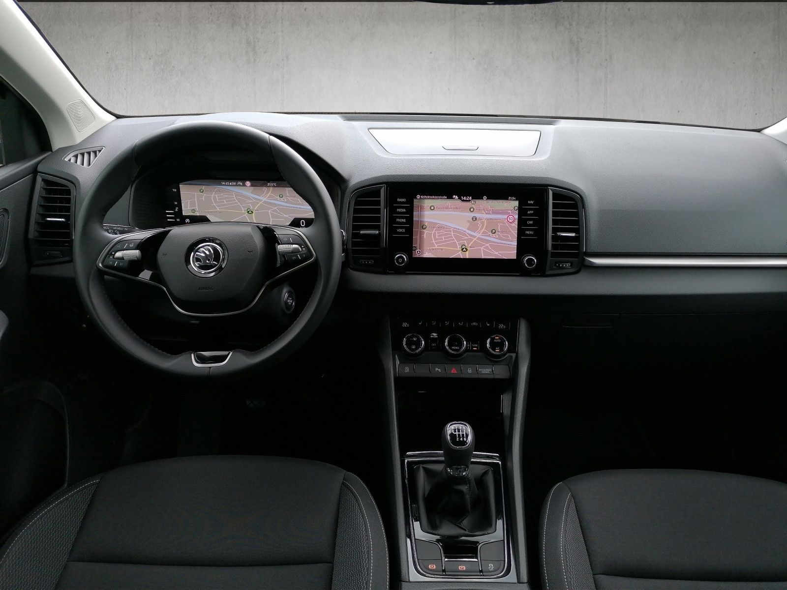 Fahrzeugabbildung SKODA Karoq 1.5 TSI Selection elHK KAM Vorb.AHK Navi