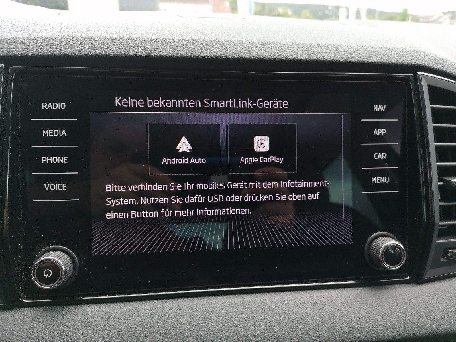 Fahrzeugabbildung SKODA Karoq 1.5 TSI Selection elHK KAM Vorb.AHK Navi