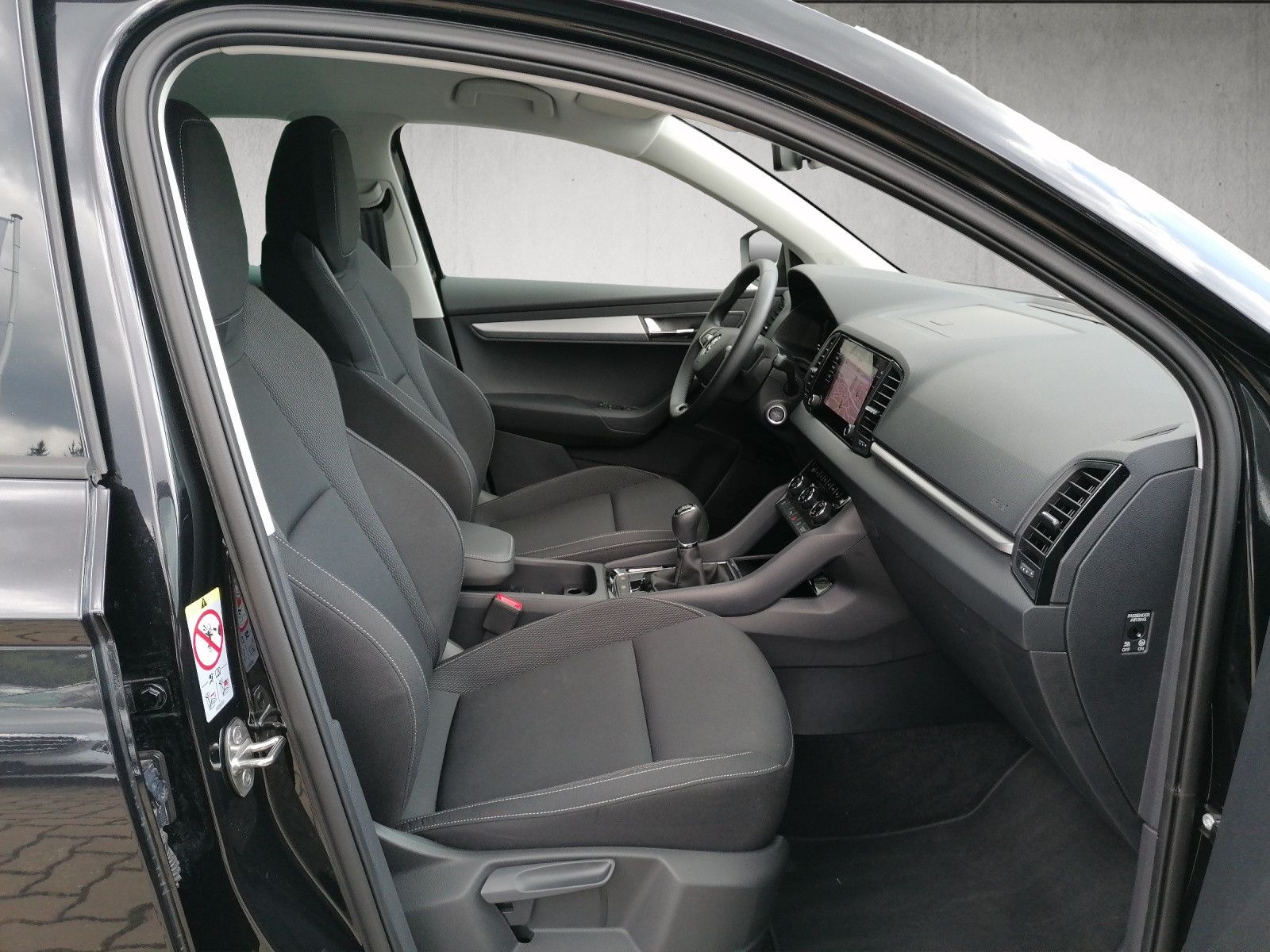 Fahrzeugabbildung SKODA Karoq 1.5 TSI Selection elHK KAM Vorb.AHK Navi