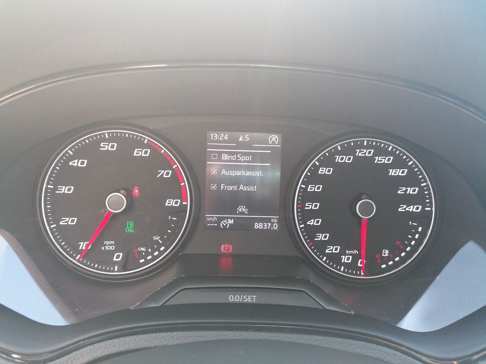 Fahrzeugabbildung SEAT Arona 1.0 TGI Style KAM TOTW NAVI DAB