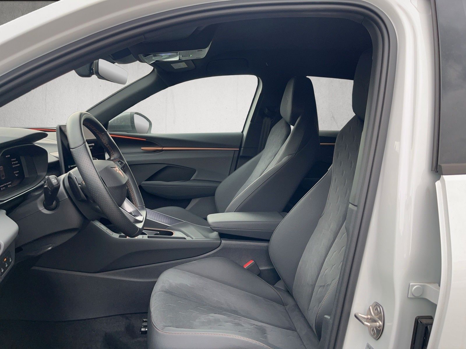 Fahrzeugabbildung CUPRA Terramar 1.5 e-Hybrid MATRIX DCC FAP XL HUD ALCA
