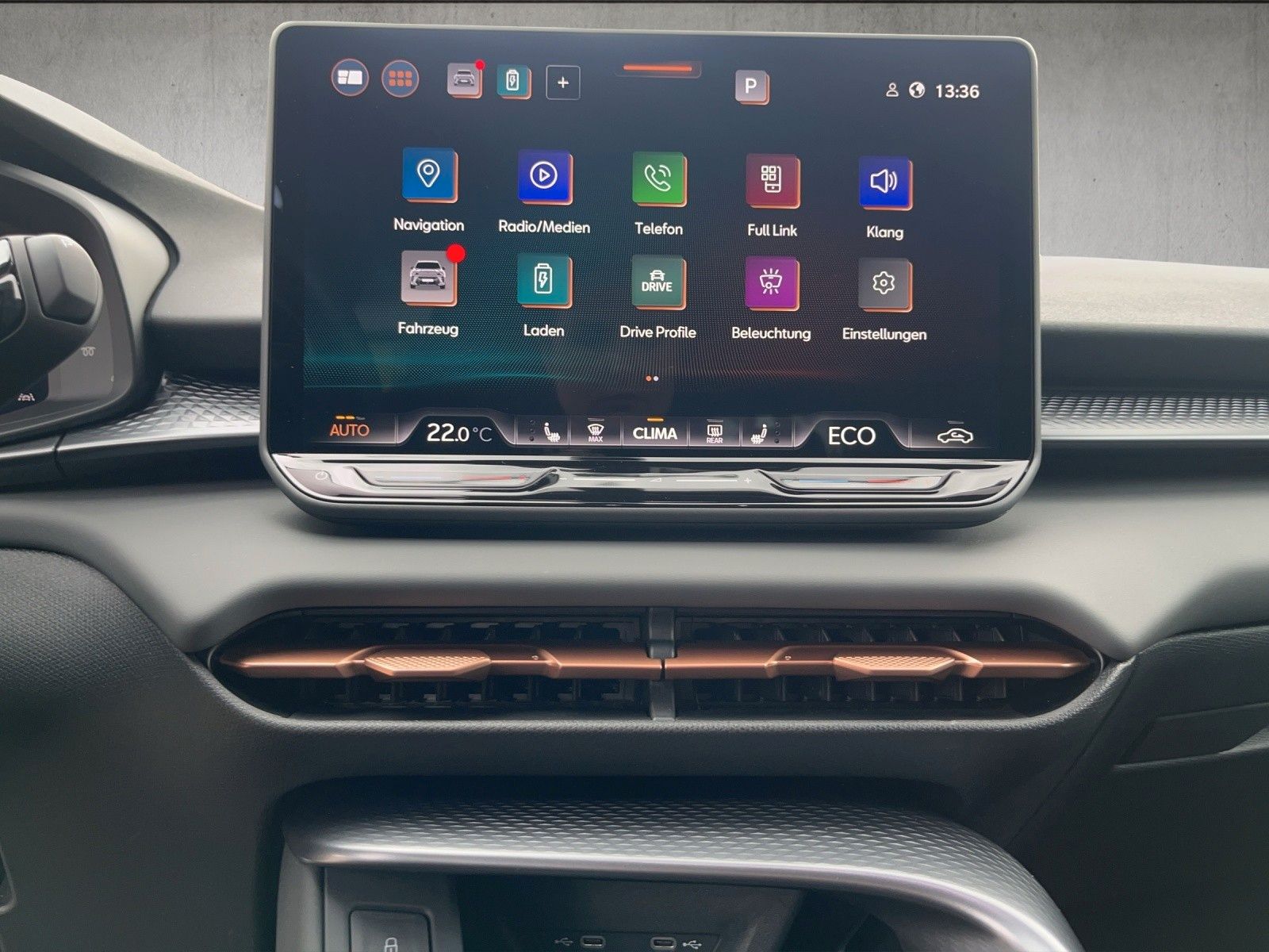 Fahrzeugabbildung CUPRA Terramar 1.5 e-Hybrid MATRIX DCC FAP XL HUD ALCA
