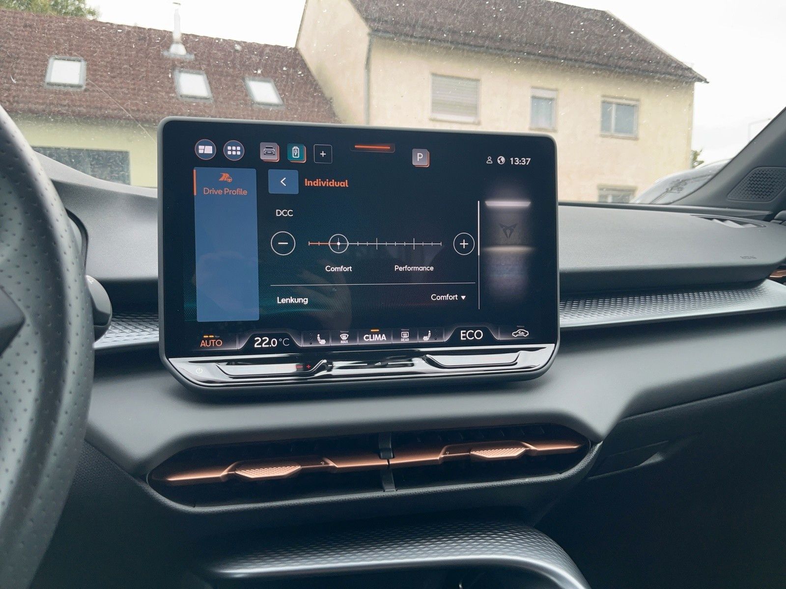 Fahrzeugabbildung CUPRA Terramar 1.5 e-Hybrid MATRIX DCC FAP XL HUD ALCA