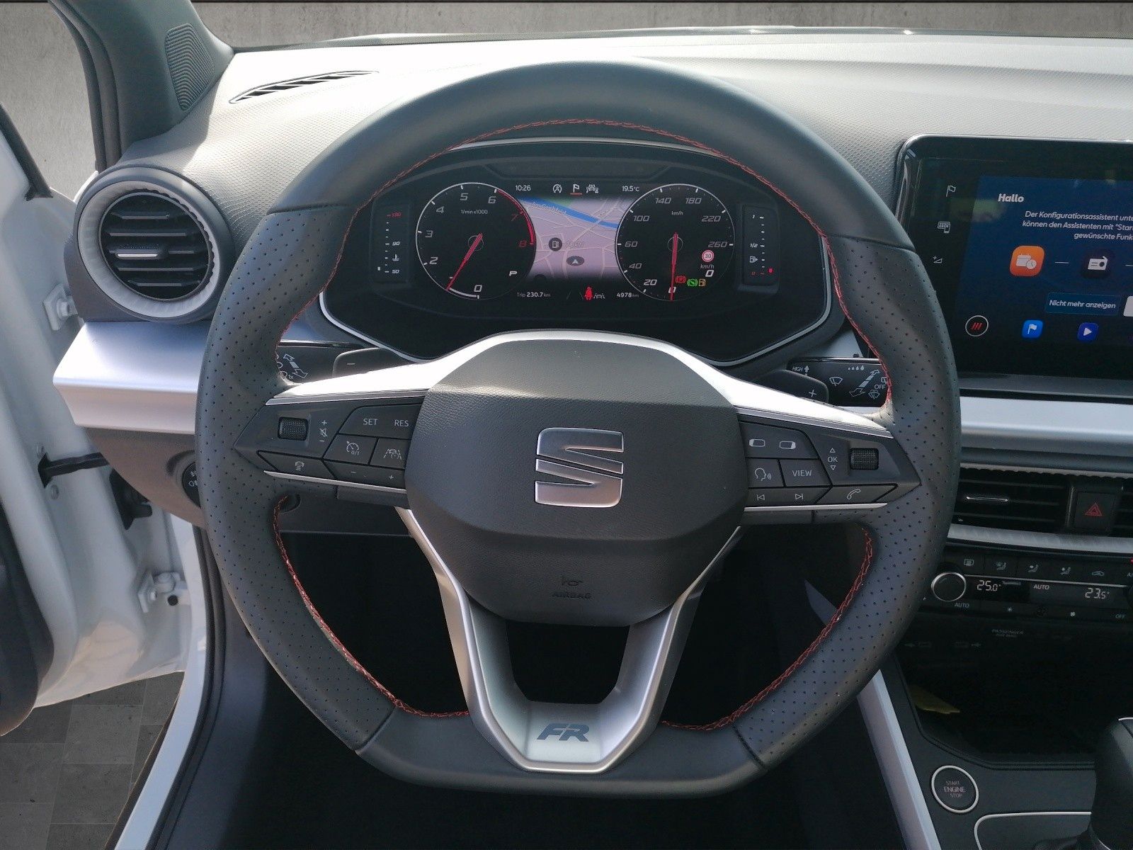 Fahrzeugabbildung SEAT Arona 1.0 TSI FR DSG GJR BLINDSP KESSY XL