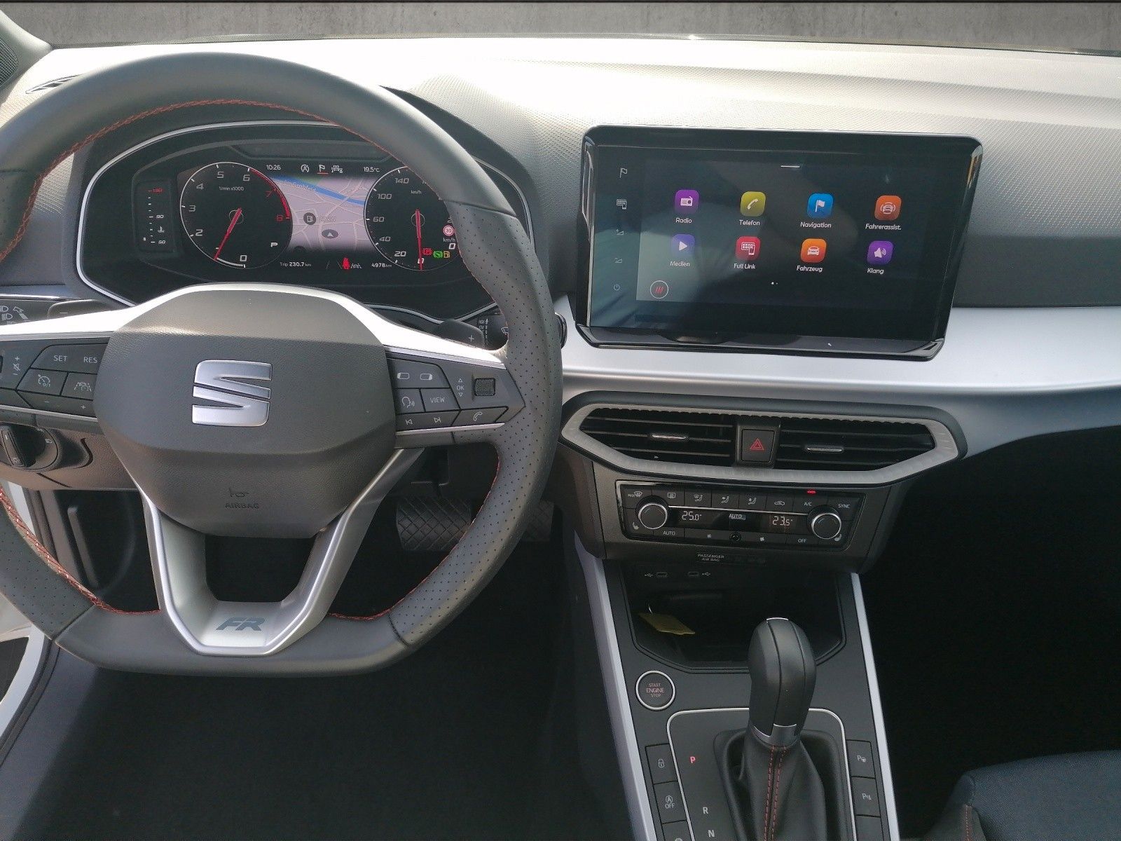 Fahrzeugabbildung SEAT Arona 1.0 TSI FR DSG GJR BLINDSP KESSY XL