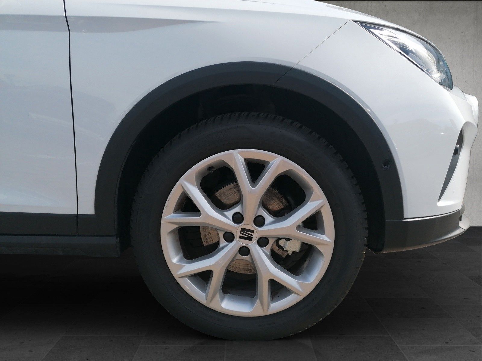 Fahrzeugabbildung SEAT Arona 1.0 TSI FR DSG GJR BLINDSP KESSY XL