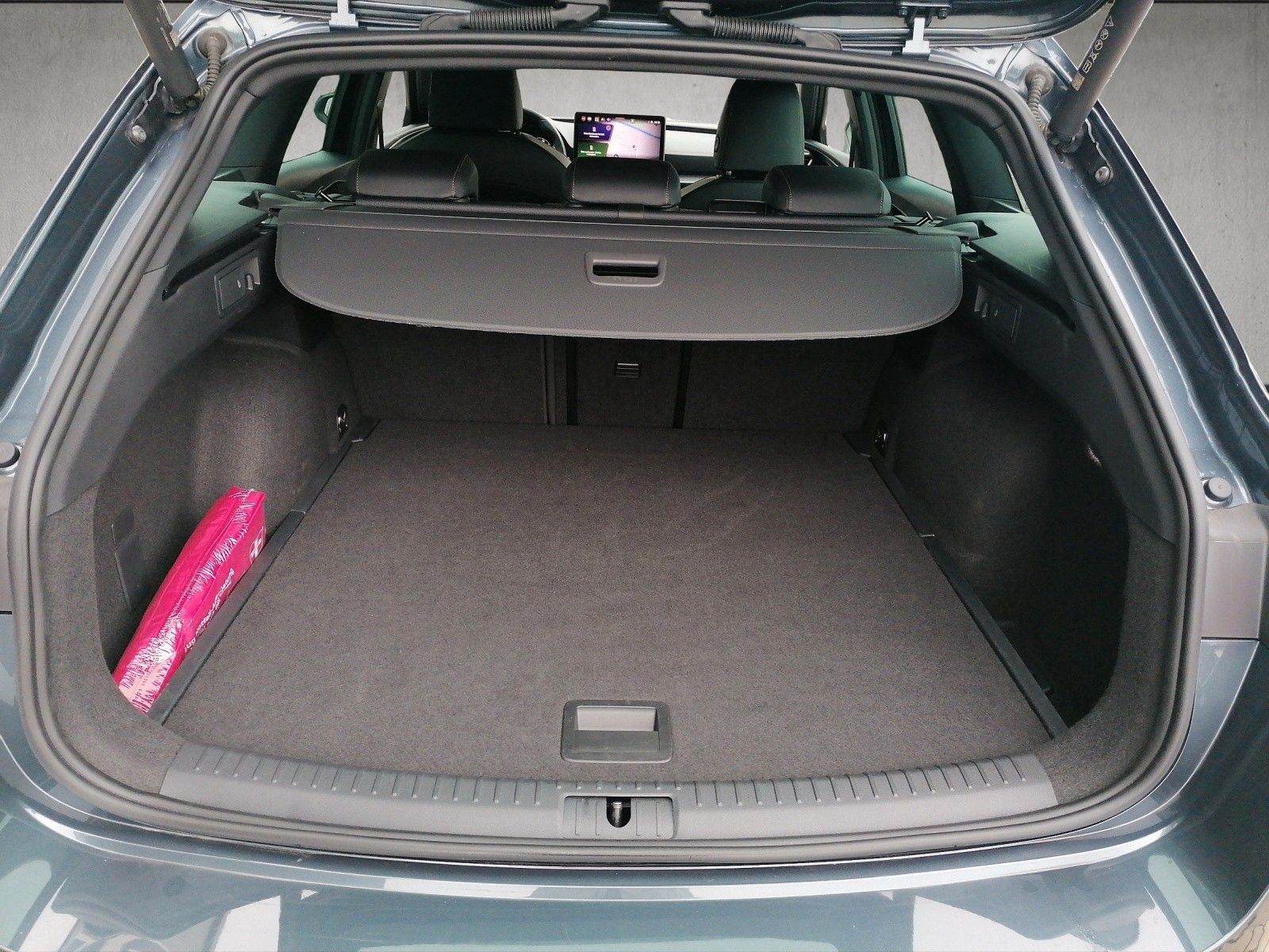 Fahrzeugabbildung CUPRA Leon Sportstourer 1.5 eTSI DSG 5JGAR FACELIFT