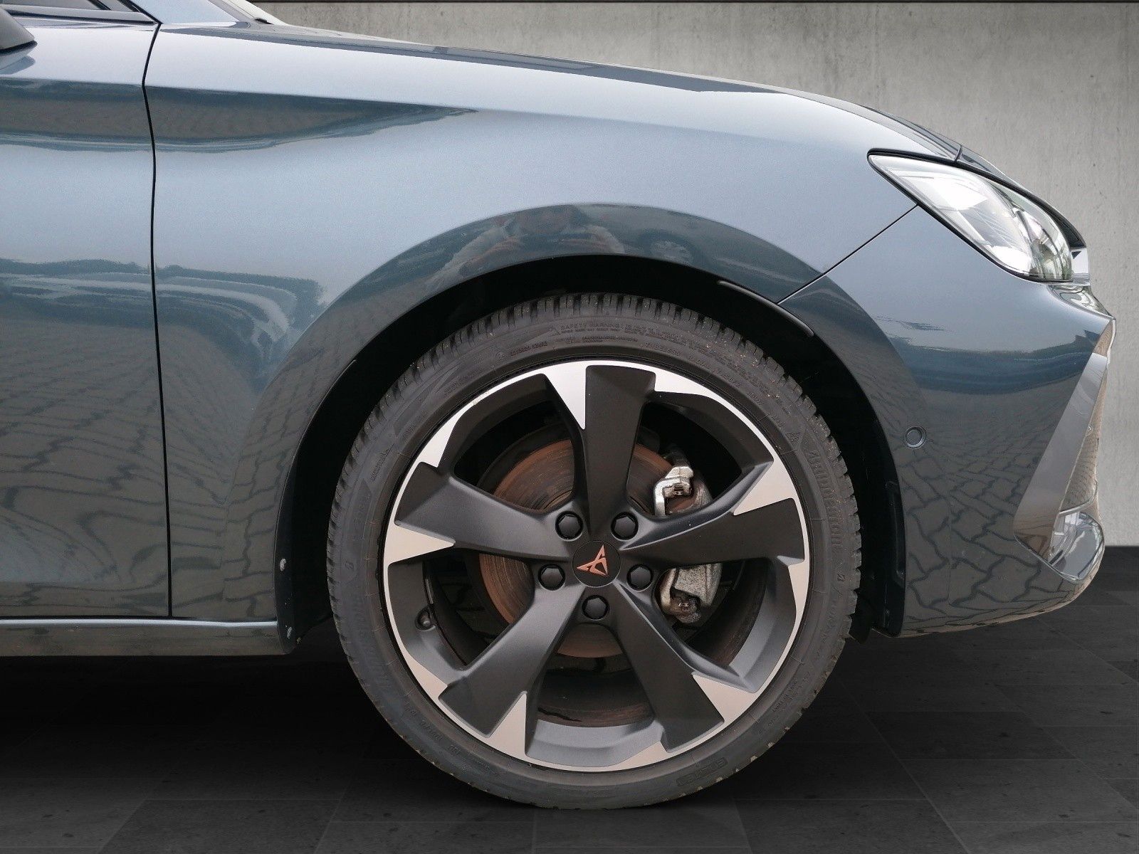 Fahrzeugabbildung CUPRA Leon Sportstourer 1.5 eTSI DSG 5JGAR FACELIFT