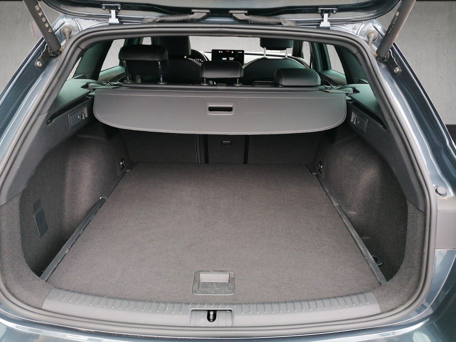 Fahrzeugabbildung CUPRA Leon Sportstourer 1.5 eTSI DSG 5JGAR FACELIFT