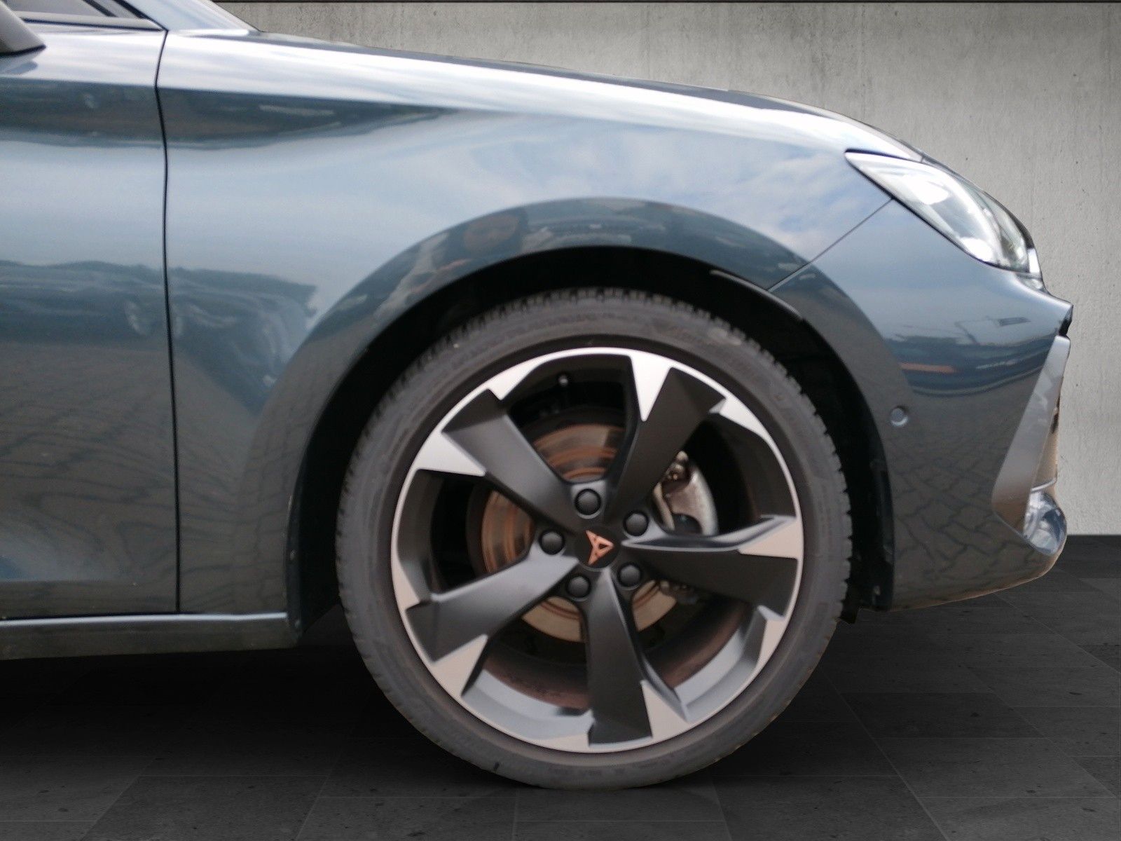 Fahrzeugabbildung CUPRA Leon Sportstourer 1.5 eTSI DSG 5JGAR FACELIFT