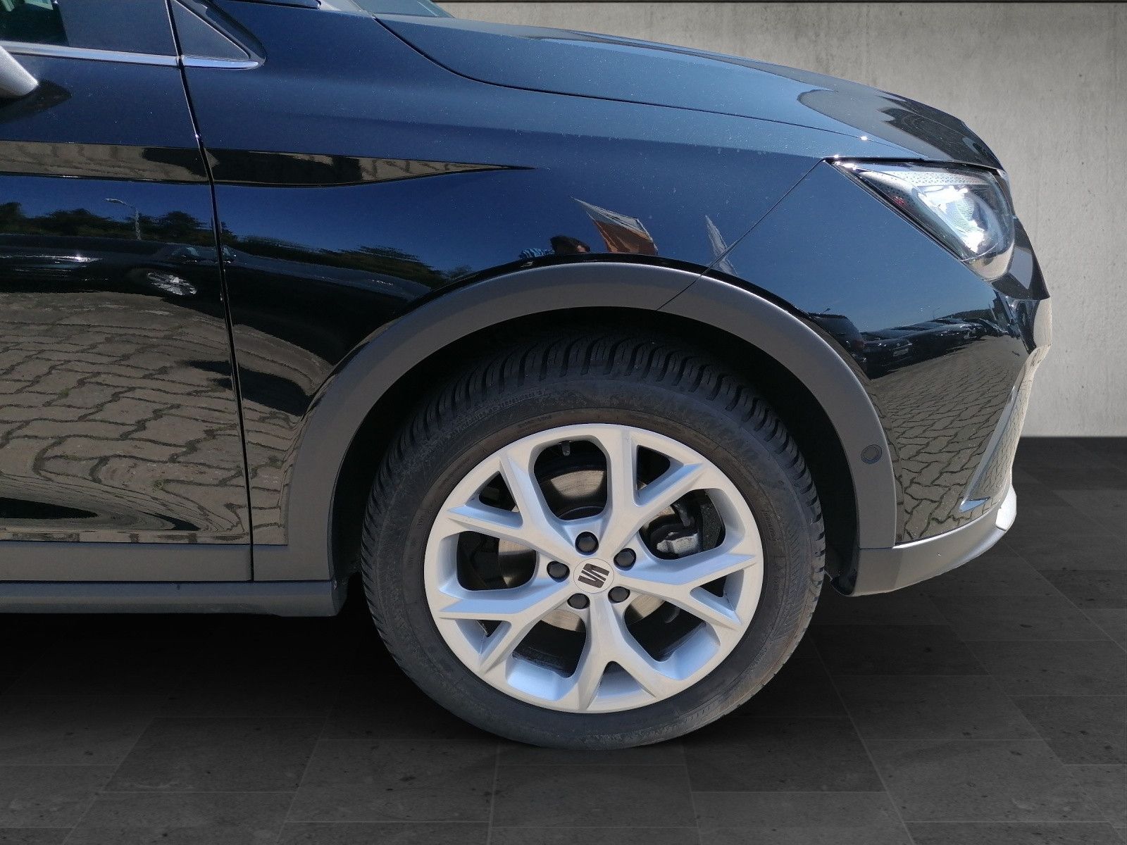 Fahrzeugabbildung SEAT Arona 1.5 TSI FR DSG FAP XL GJR VC