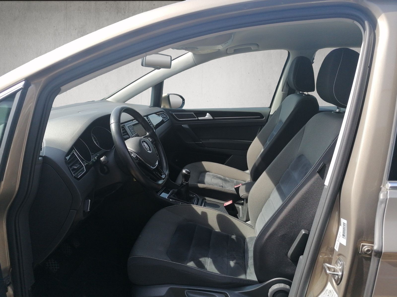 Fahrzeugabbildung Volkswagen Golf Sportsvan 1.4 TSI Highline PDC NAVI