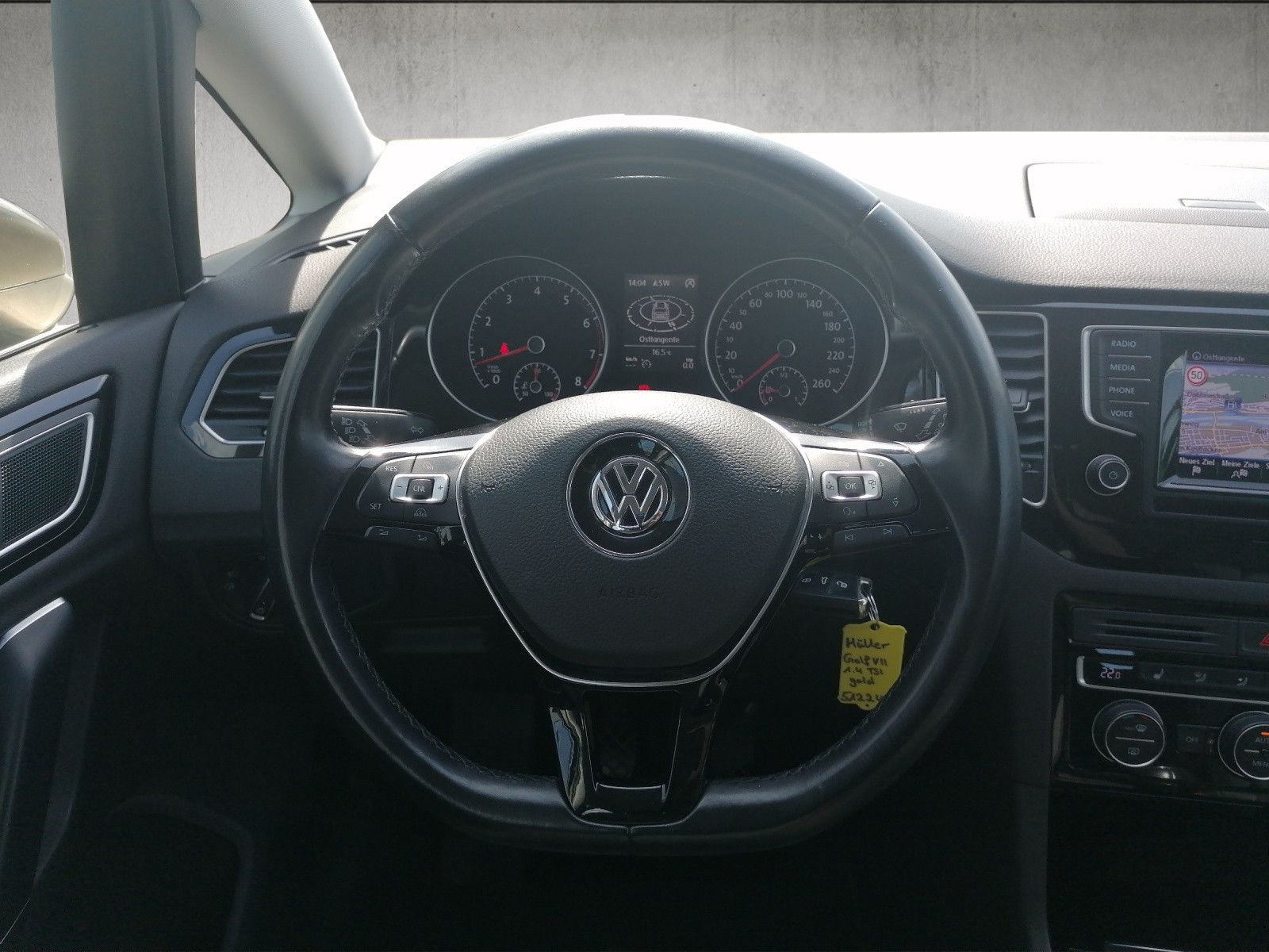 Fahrzeugabbildung Volkswagen Golf Sportsvan 1.4 TSI Highline PDC NAVI
