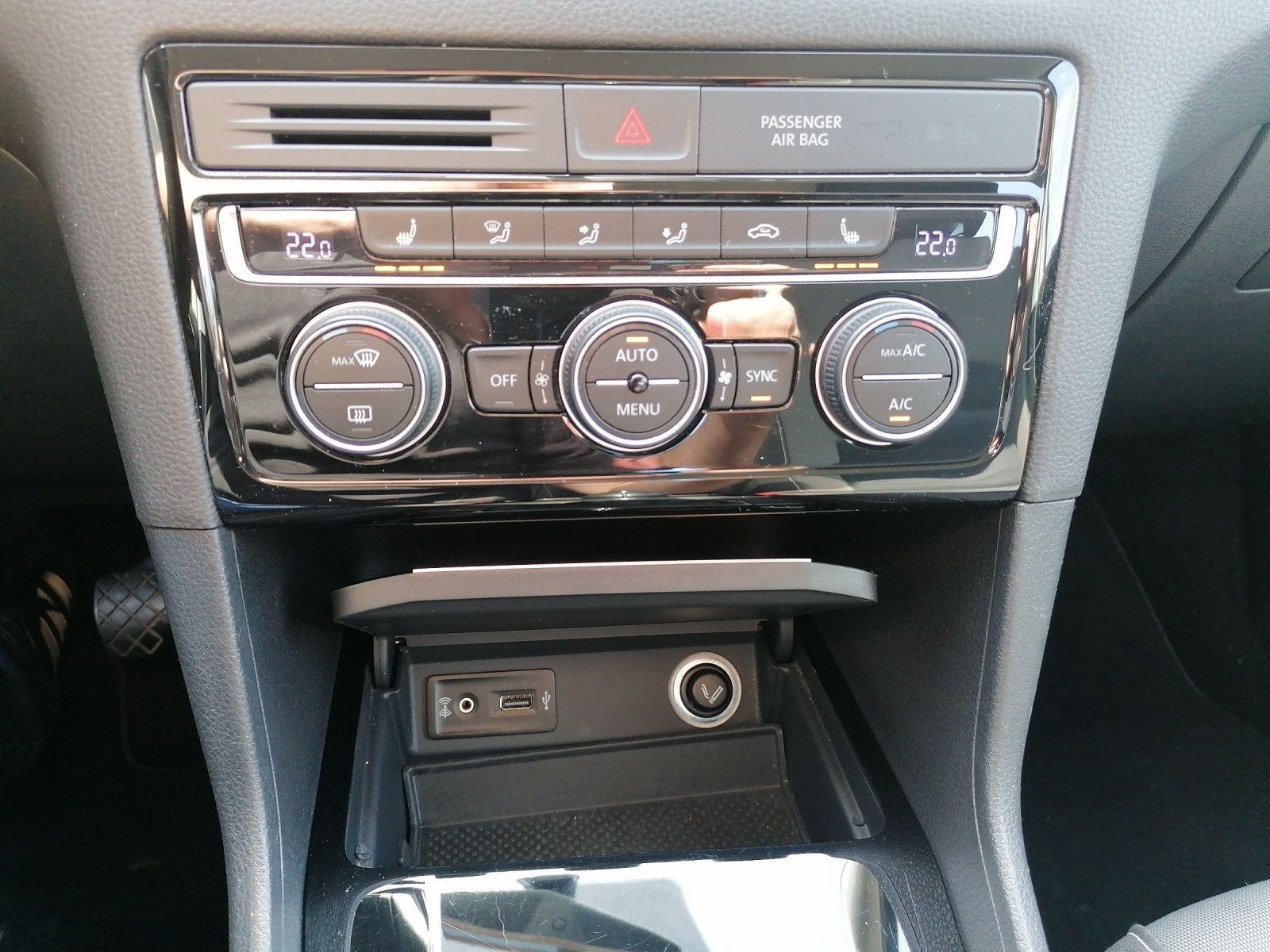 Fahrzeugabbildung Volkswagen Golf Sportsvan 1.4 TSI Highline PDC NAVI