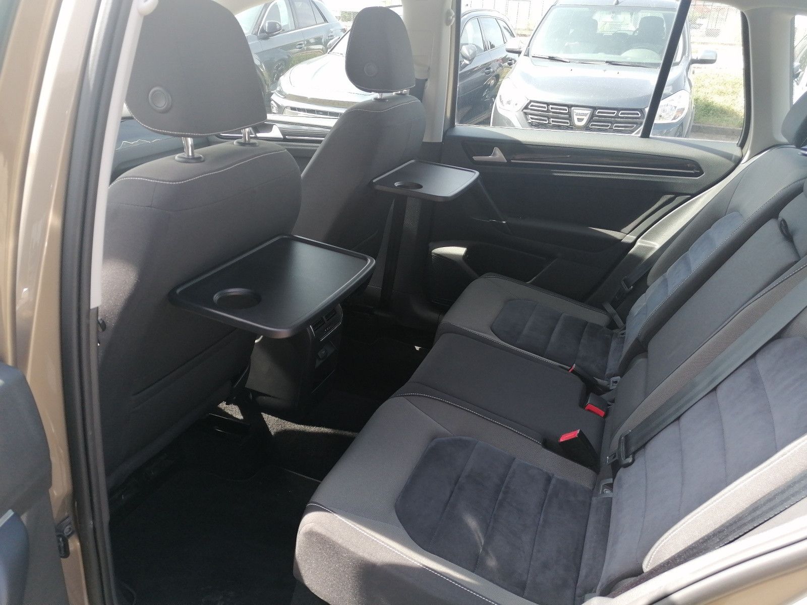 Fahrzeugabbildung Volkswagen Golf Sportsvan 1.4 TSI Highline PDC NAVI