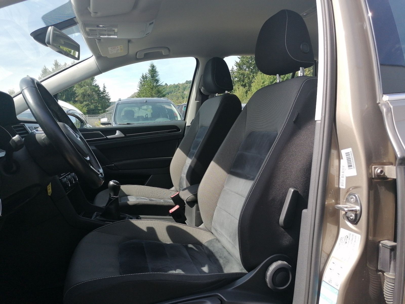 Fahrzeugabbildung Volkswagen Golf Sportsvan 1.4 TSI Highline PDC NAVI