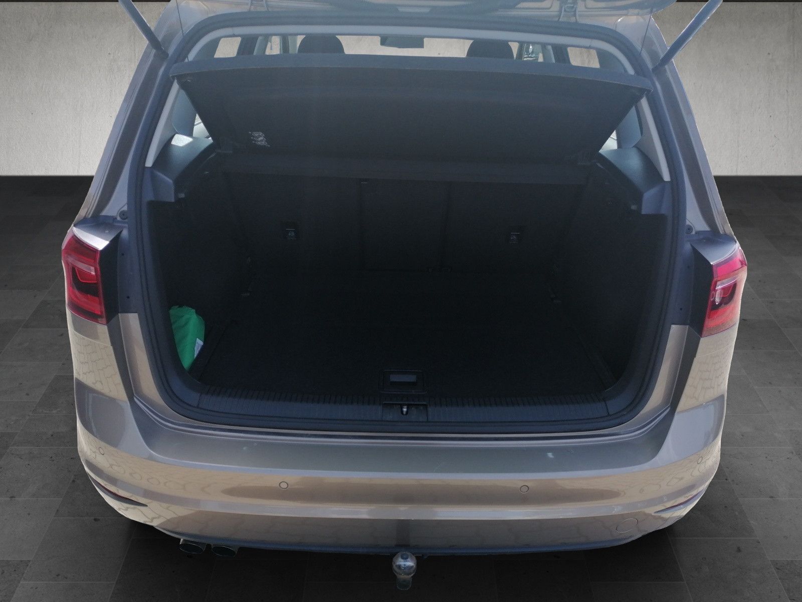 Fahrzeugabbildung Volkswagen Golf Sportsvan 1.4 TSI Highline PDC NAVI