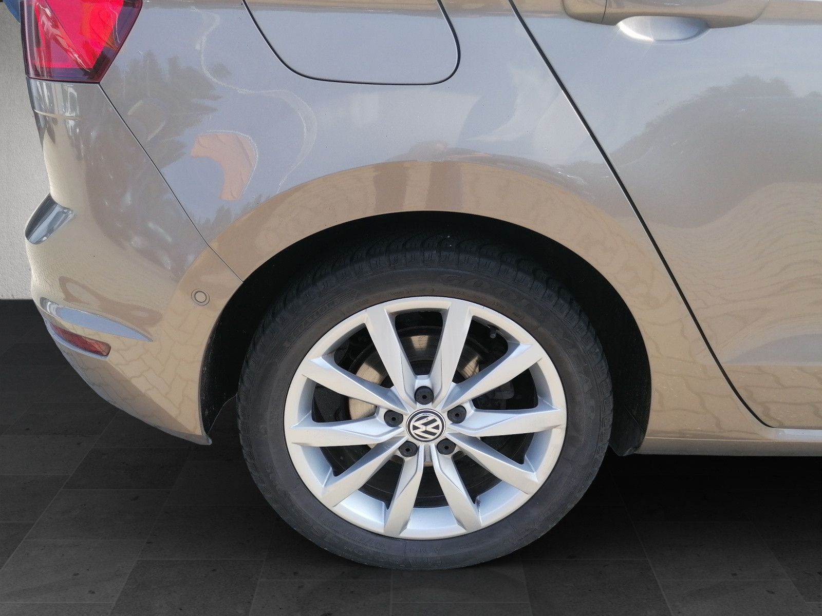 Fahrzeugabbildung Volkswagen Golf Sportsvan 1.4 TSI Highline PDC NAVI