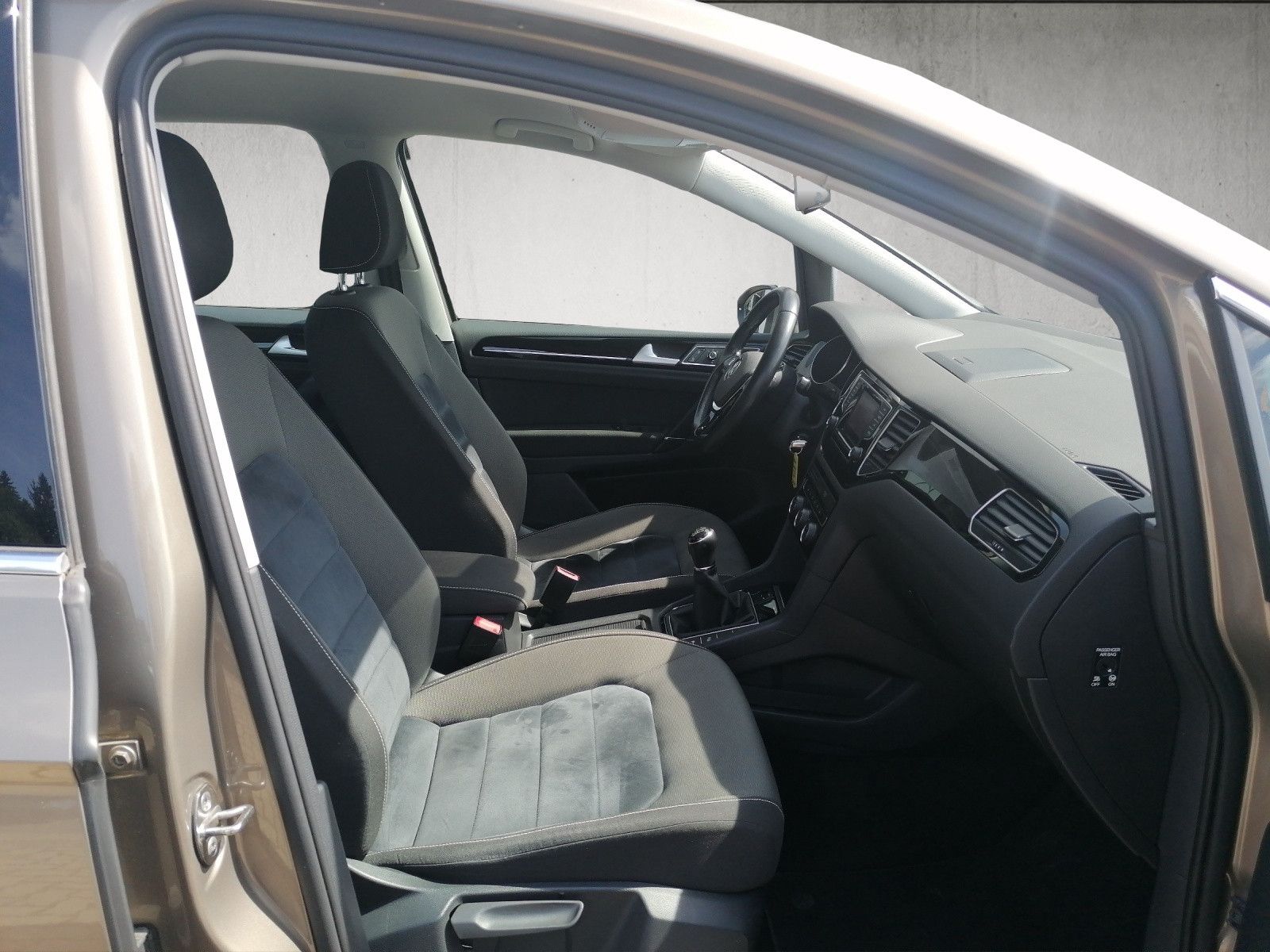 Fahrzeugabbildung Volkswagen Golf Sportsvan 1.4 TSI Highline PDC NAVI