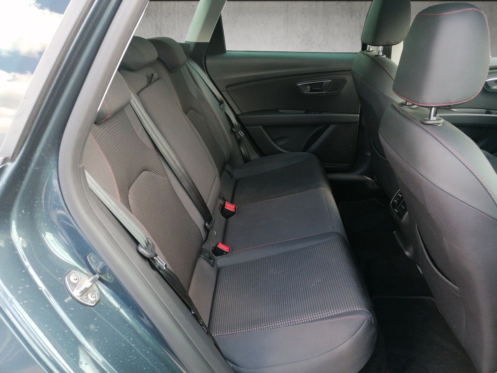 Fahrzeugabbildung SEAT Leon ST 2.0 TSI FR DSG ACC KAM FULL LINK