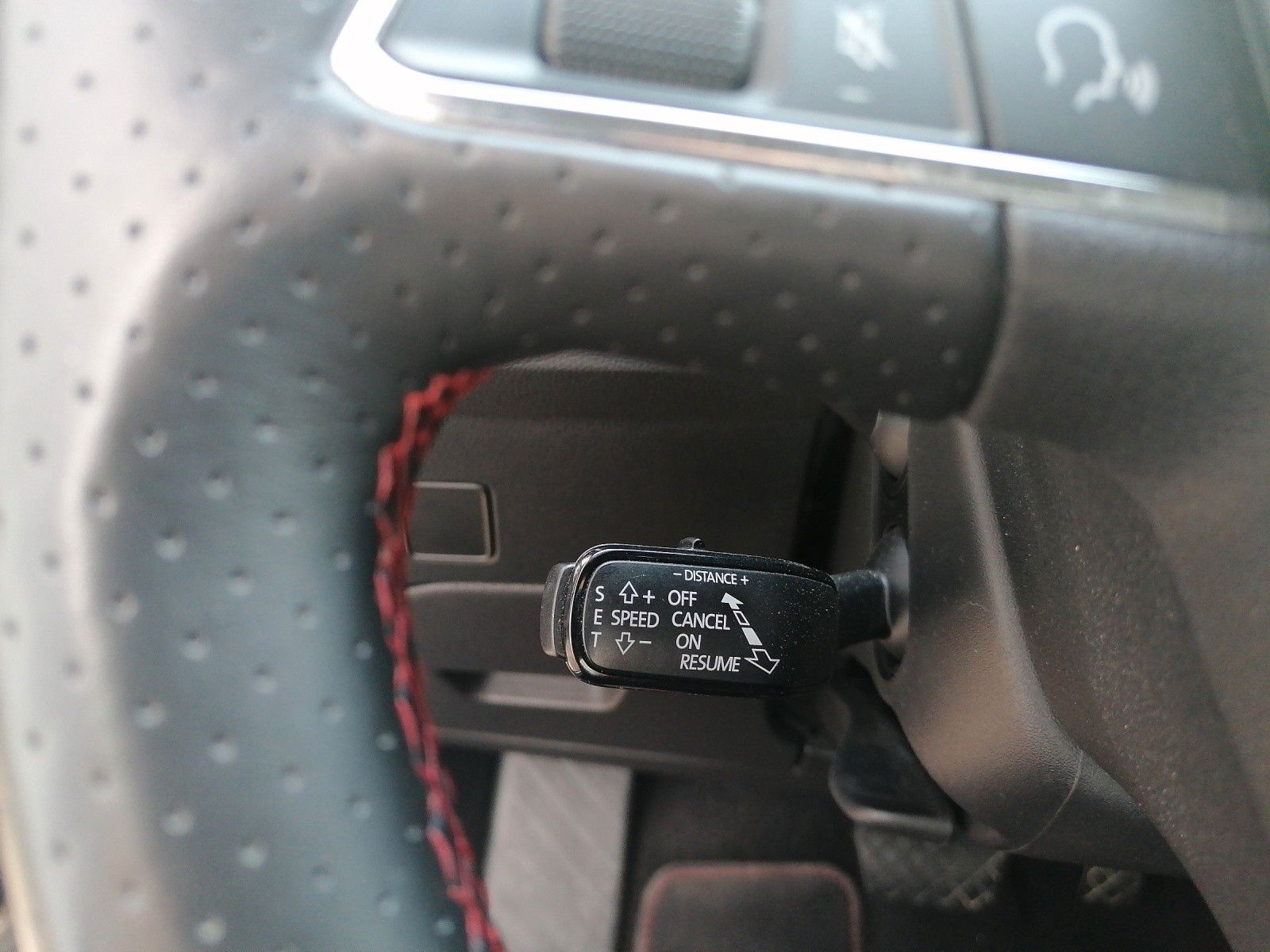 Fahrzeugabbildung SEAT Leon ST 2.0 TSI FR DSG ACC KAM FULL LINK