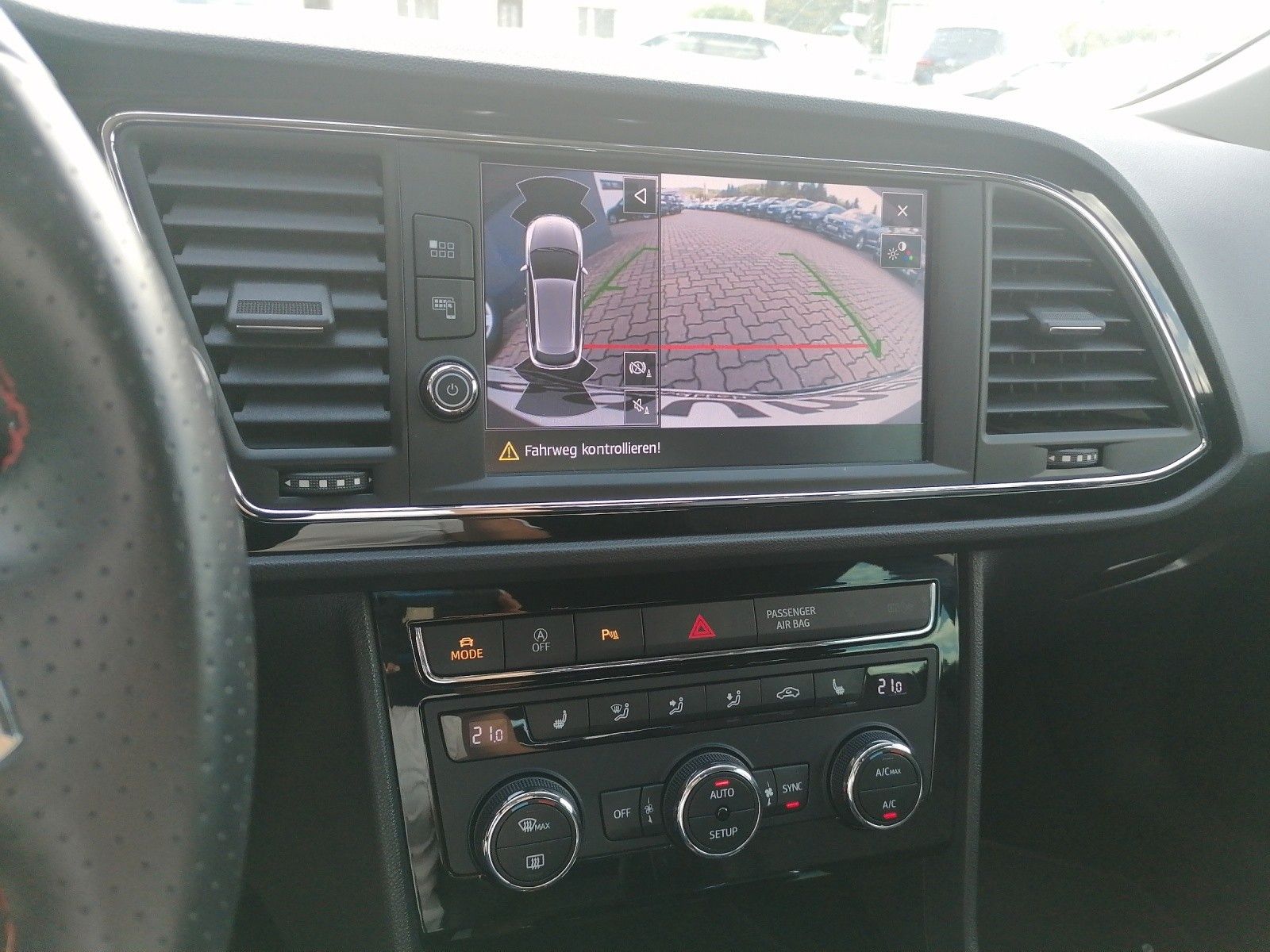 Fahrzeugabbildung SEAT Leon ST 2.0 TSI FR DSG ACC KAM FULL LINK