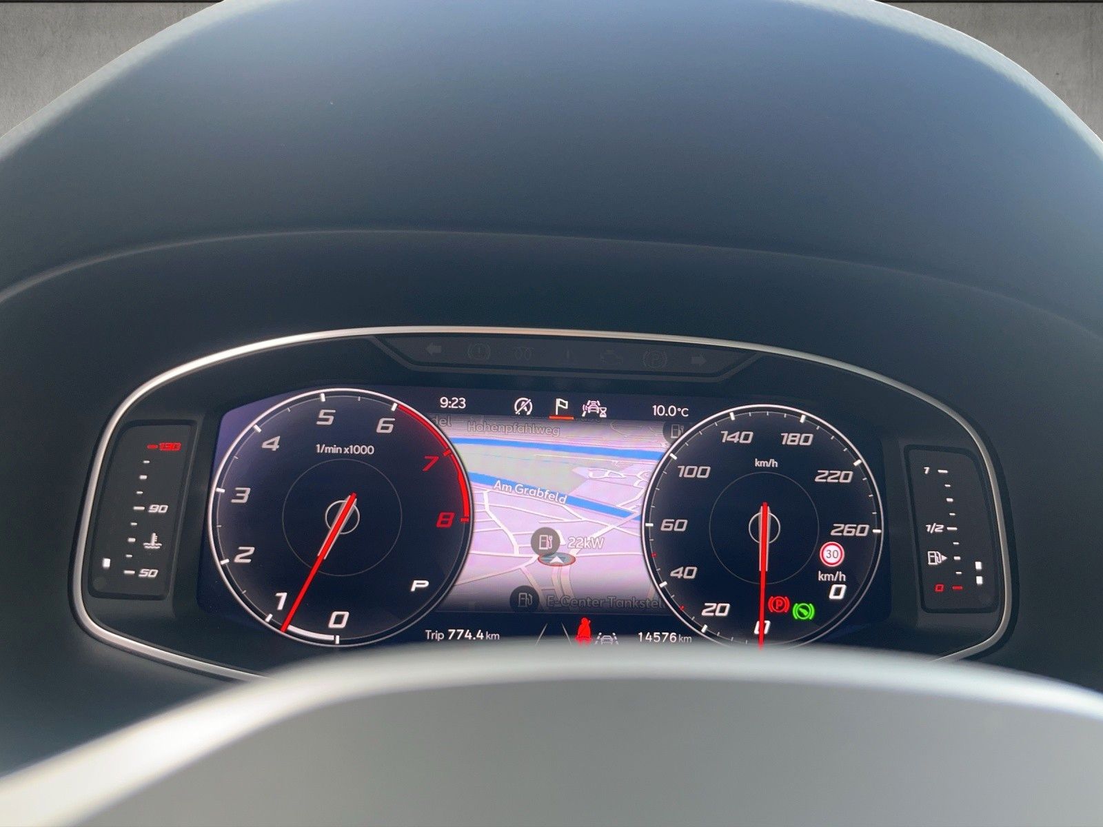 Fahrzeugabbildung SEAT Ateca 1.5 TSI FR DSG AHK FAP L elHK 360 GJR
