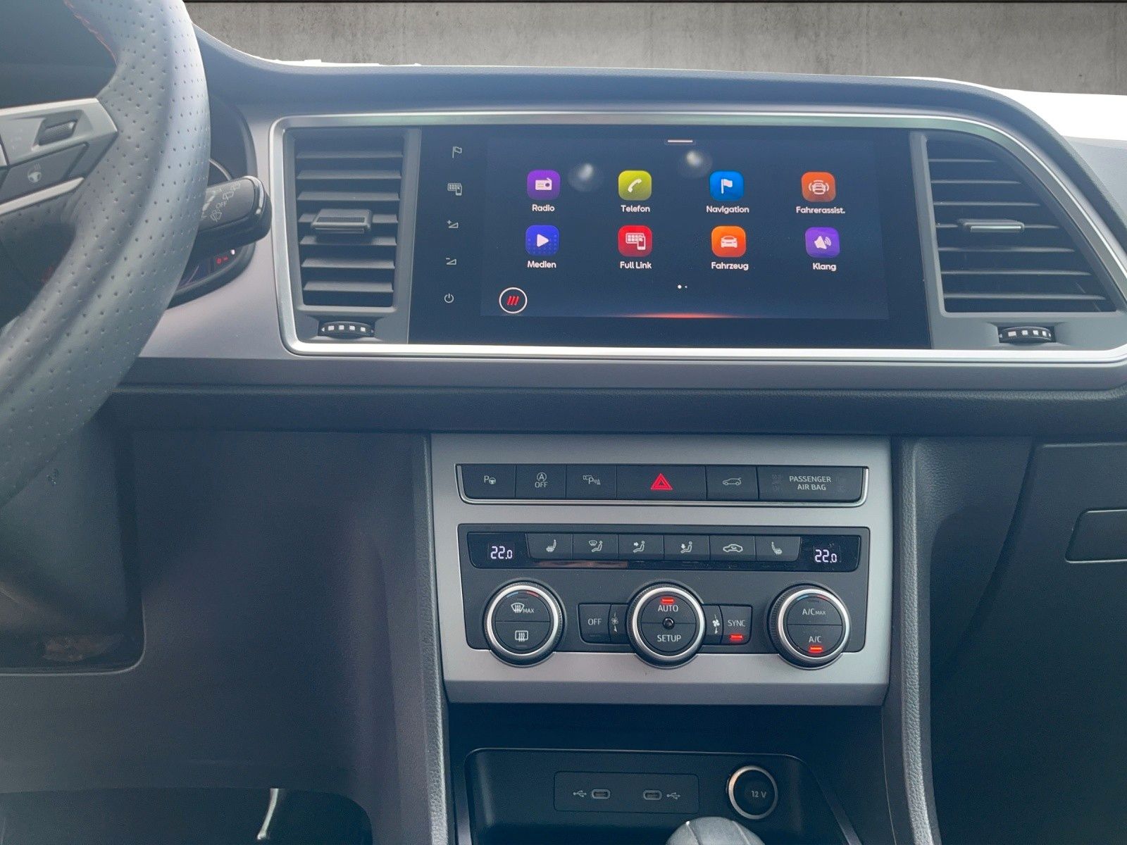 Fahrzeugabbildung SEAT Ateca 1.5 TSI FR DSG AHK FAP L elHK 360 GJR