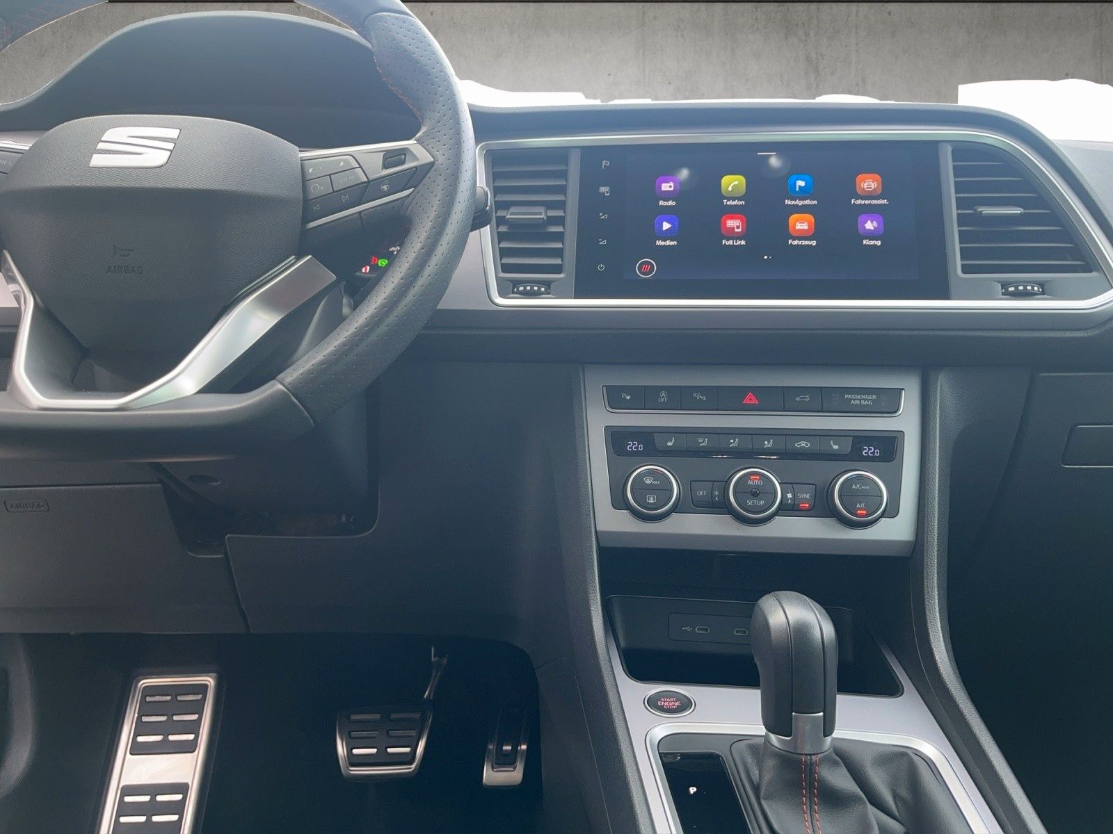 Fahrzeugabbildung SEAT Ateca 1.5 TSI FR DSG AHK FAP L elHK 360 GJR