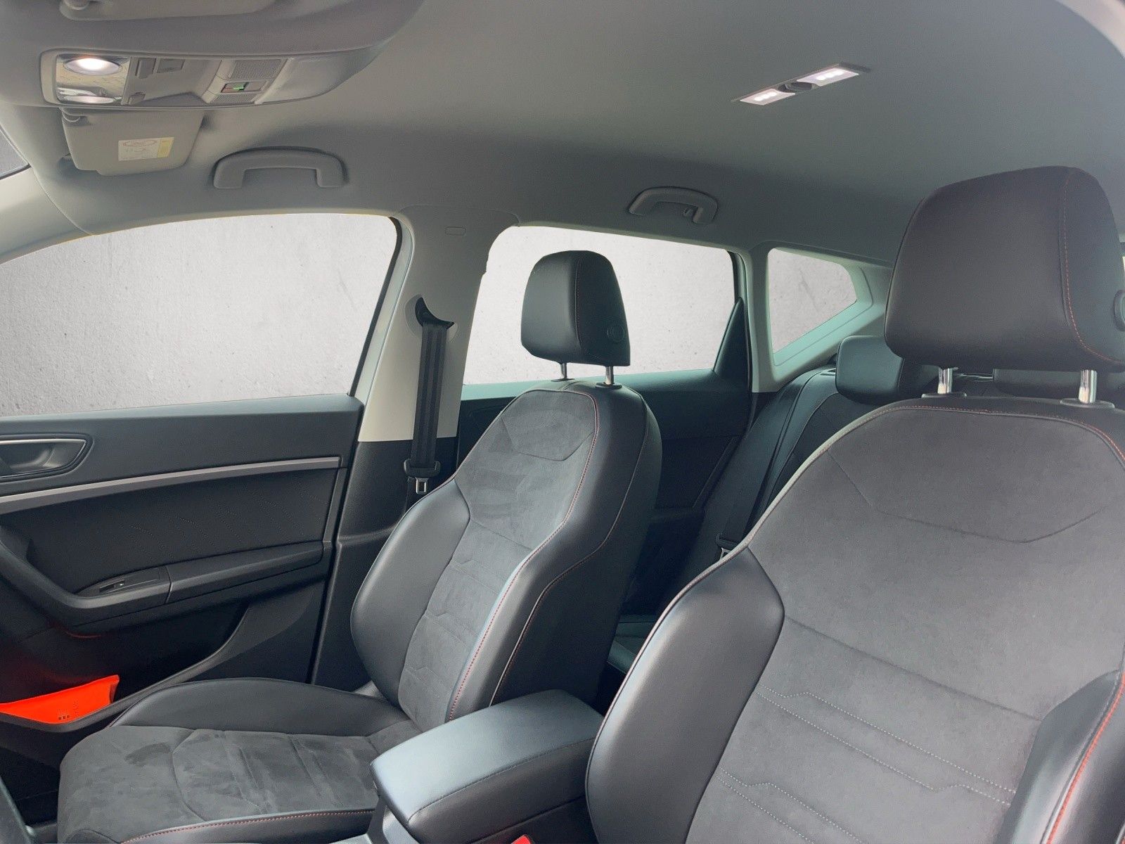 Fahrzeugabbildung SEAT Ateca 1.5 TSI FR DSG AHK FAP L elHK 360 GJR