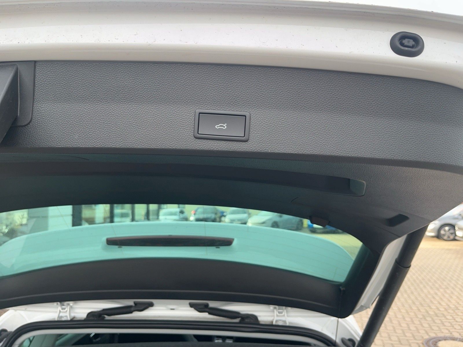 Fahrzeugabbildung SEAT Ateca 1.5 TSI FR DSG AHK FAP L elHK 360 GJR