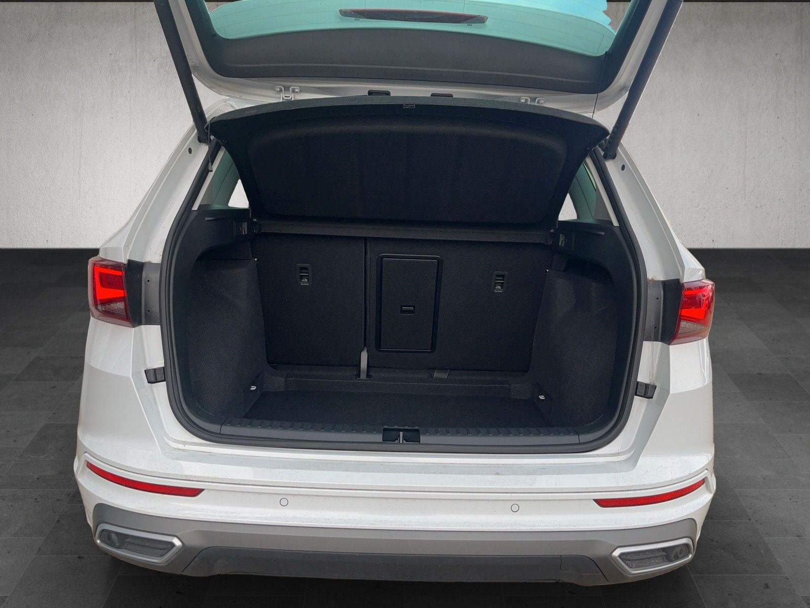 Fahrzeugabbildung SEAT Ateca 1.5 TSI FR DSG AHK FAP L elHK 360 GJR