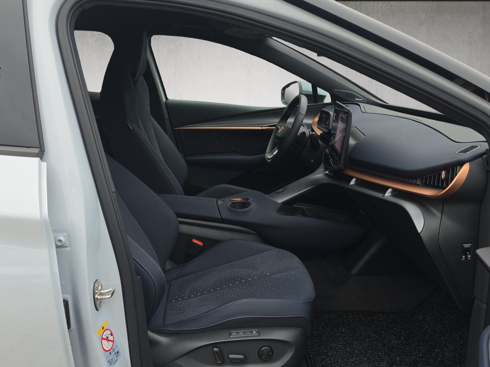 Fahrzeugabbildung CUPRA Tavascan 77kWh Immersive Sennheiser 360