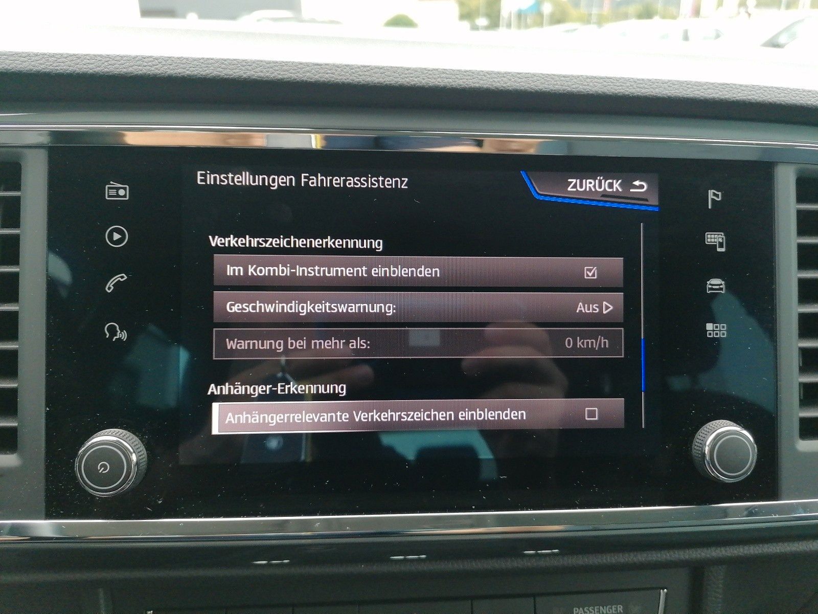 Fahrzeugabbildung SEAT Ateca 1.5 TSI Style DSG AHK FAP5 el.HK VC