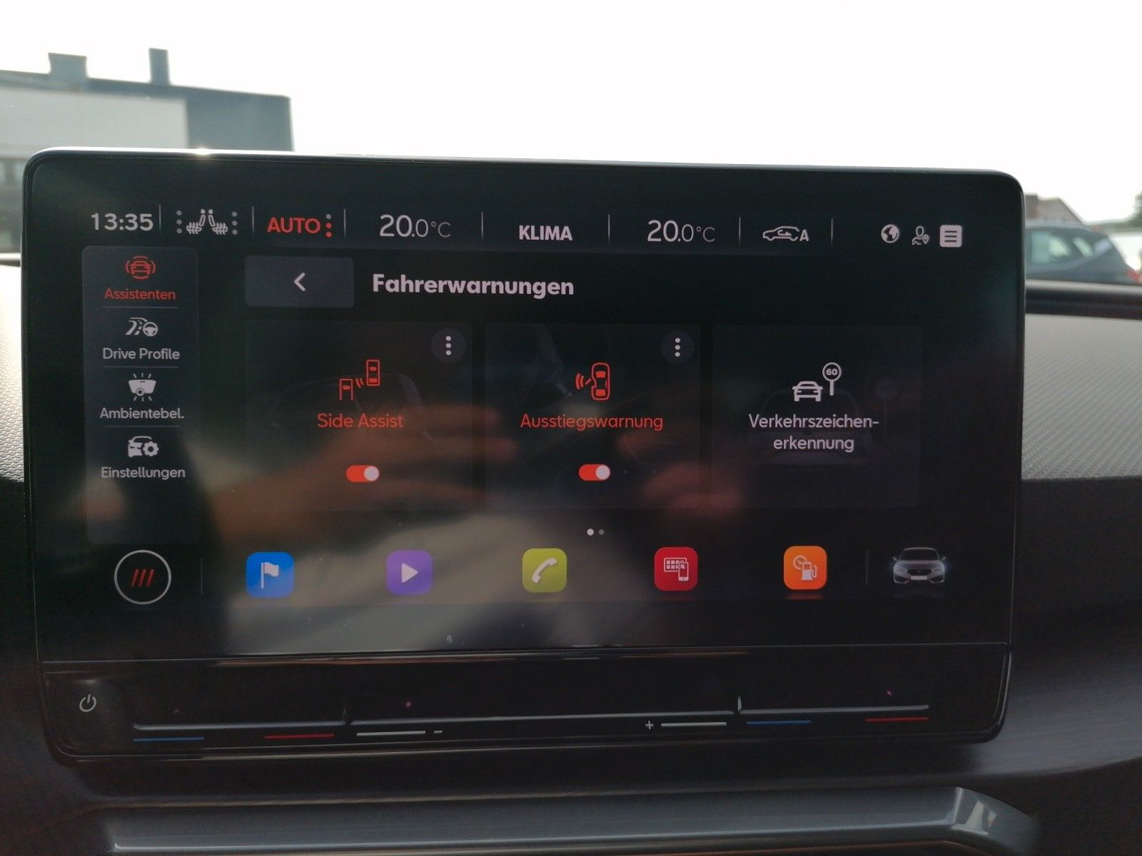 Fahrzeugabbildung CUPRA Leon 1.5 TSI DSG XL DCC MATRIX