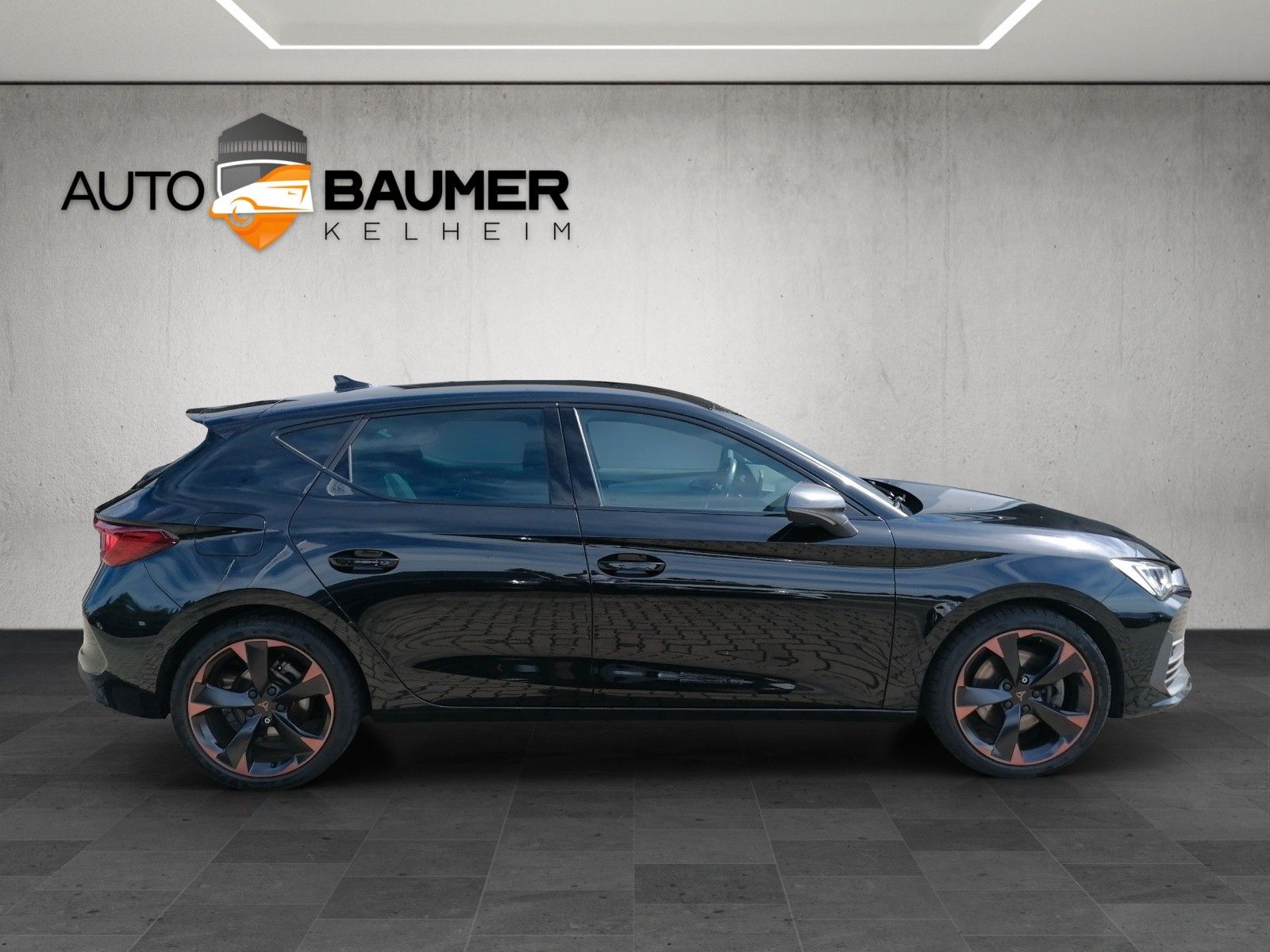 Fahrzeugabbildung CUPRA Leon 1.5 TSI DSG XL DCC MATRIX